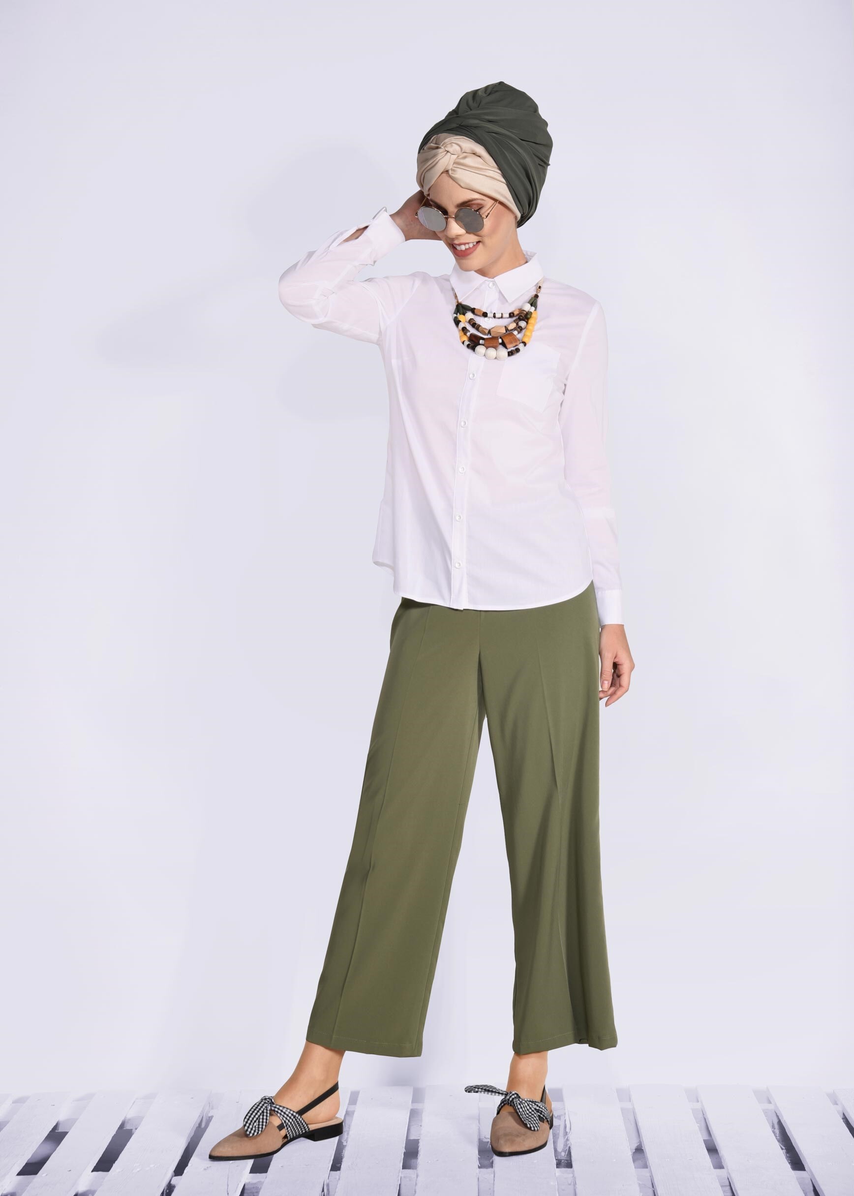 Tesettür giyim BEYAZ  DÜĞME DETAYLI BLUZ 4337