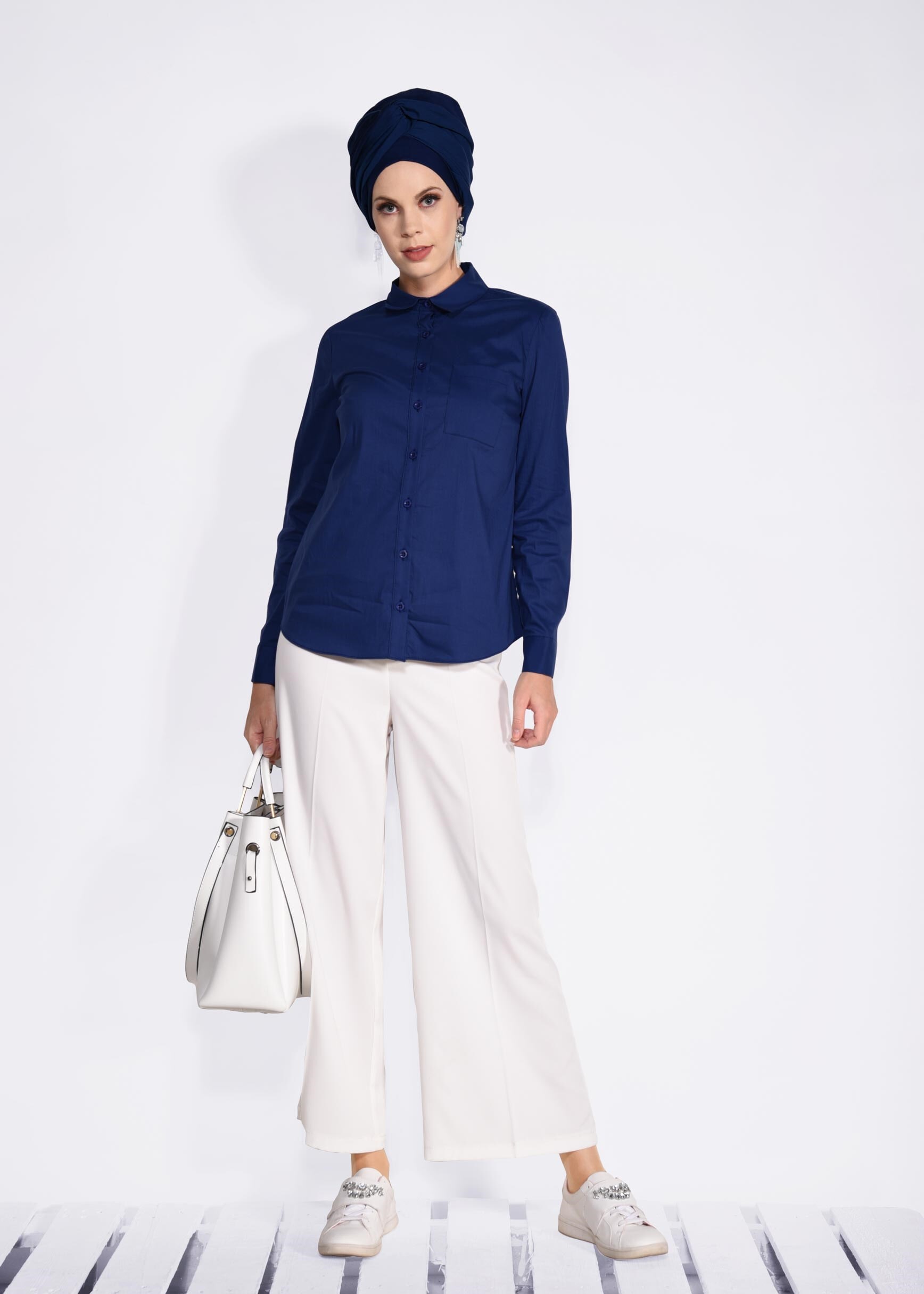 Tesettür giyim LACİVERT  DÜĞME DETAYLI BLUZ 4337