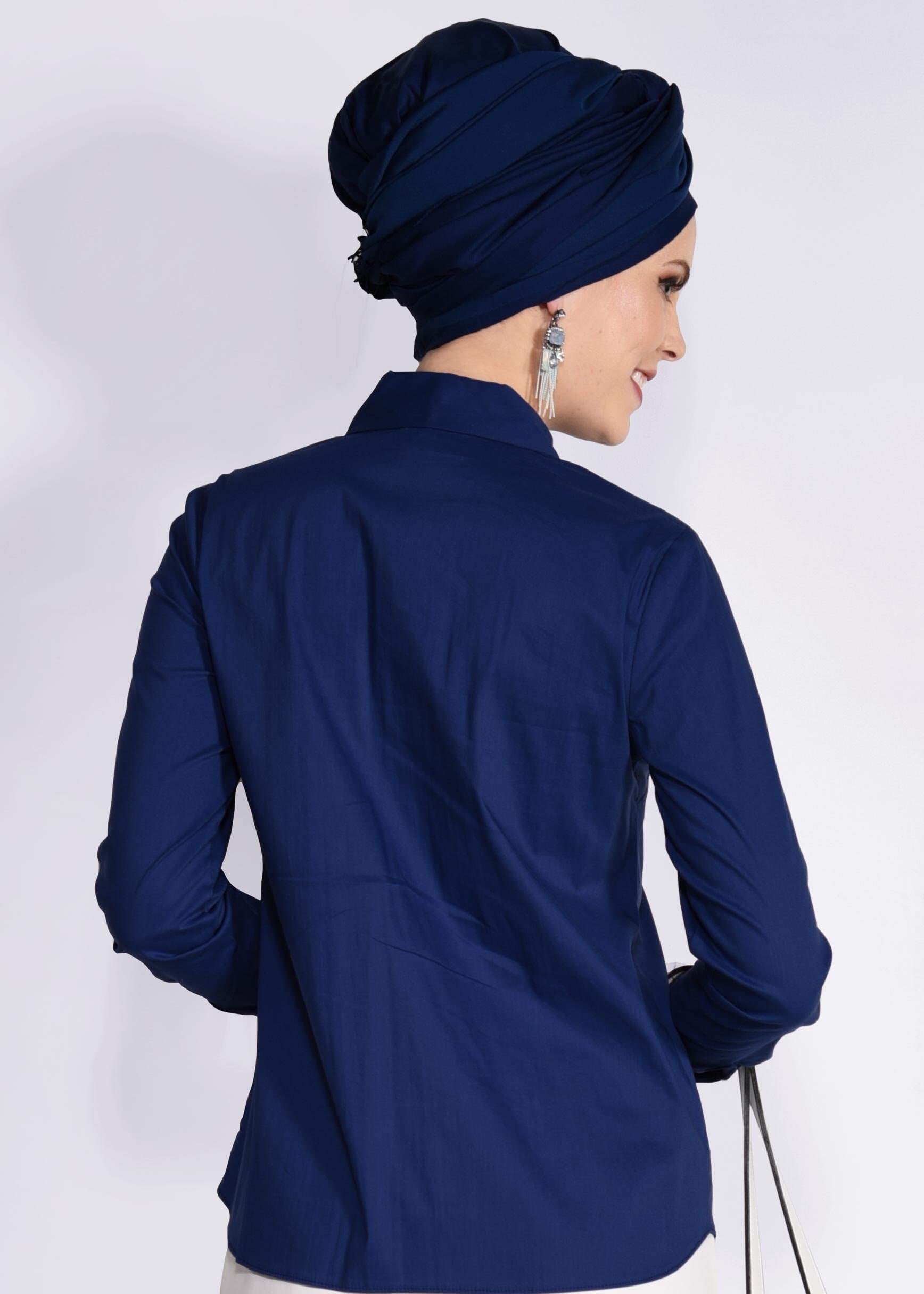 Tesettür giyim LACİVERT  DÜĞME DETAYLI BLUZ 4337