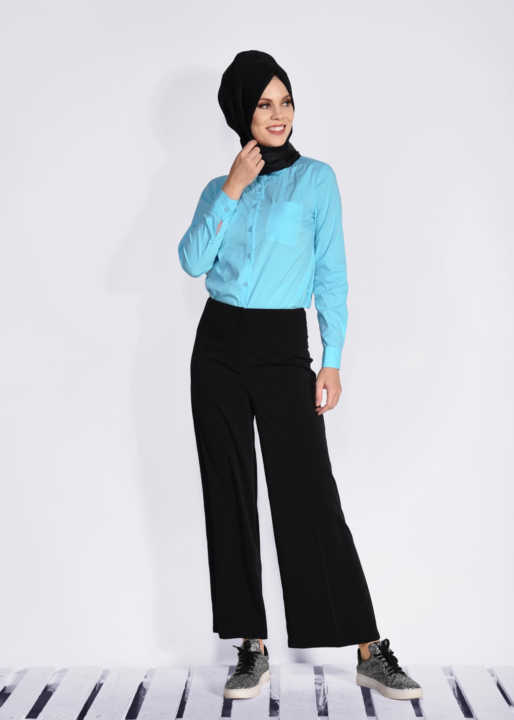 Tesettür giyim YEŞİL  DÜĞME DETAYLI BLUZ 4337