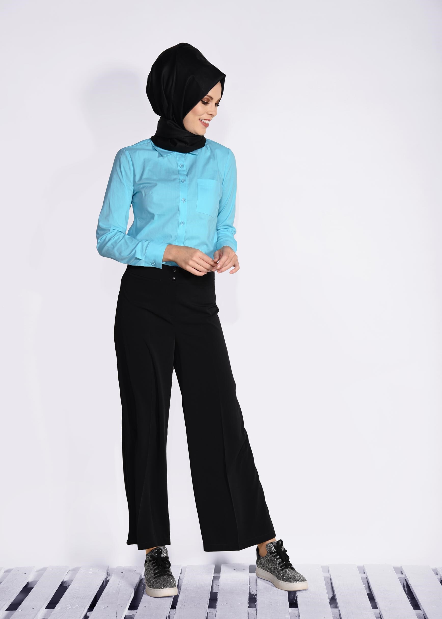 Tesettür giyim YEŞİL  DÜĞME DETAYLI BLUZ 4337