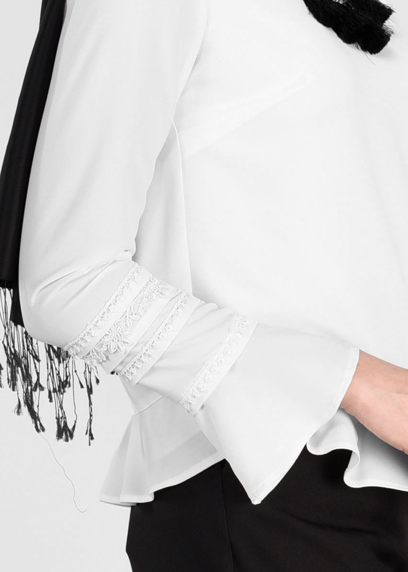 Tesettür giyim BEYAZ NAKIŞ İŞLEMELİ BLUZ 4928