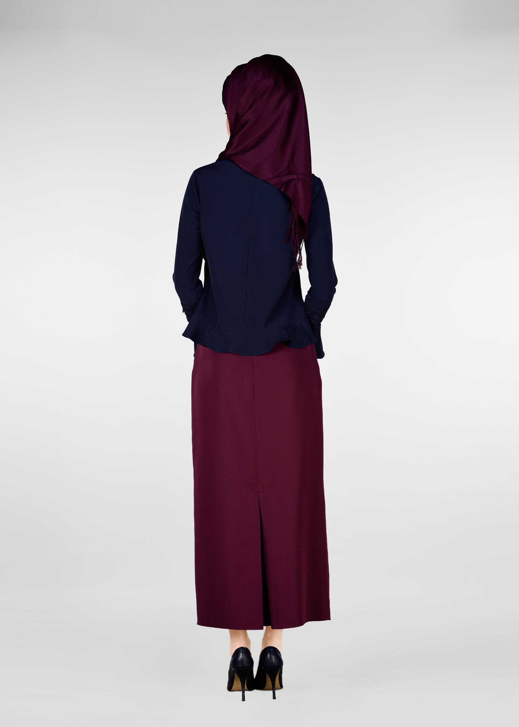 Tesettür giyim LACİVERT NAKIŞ İŞLEMELİ BLUZ 4928