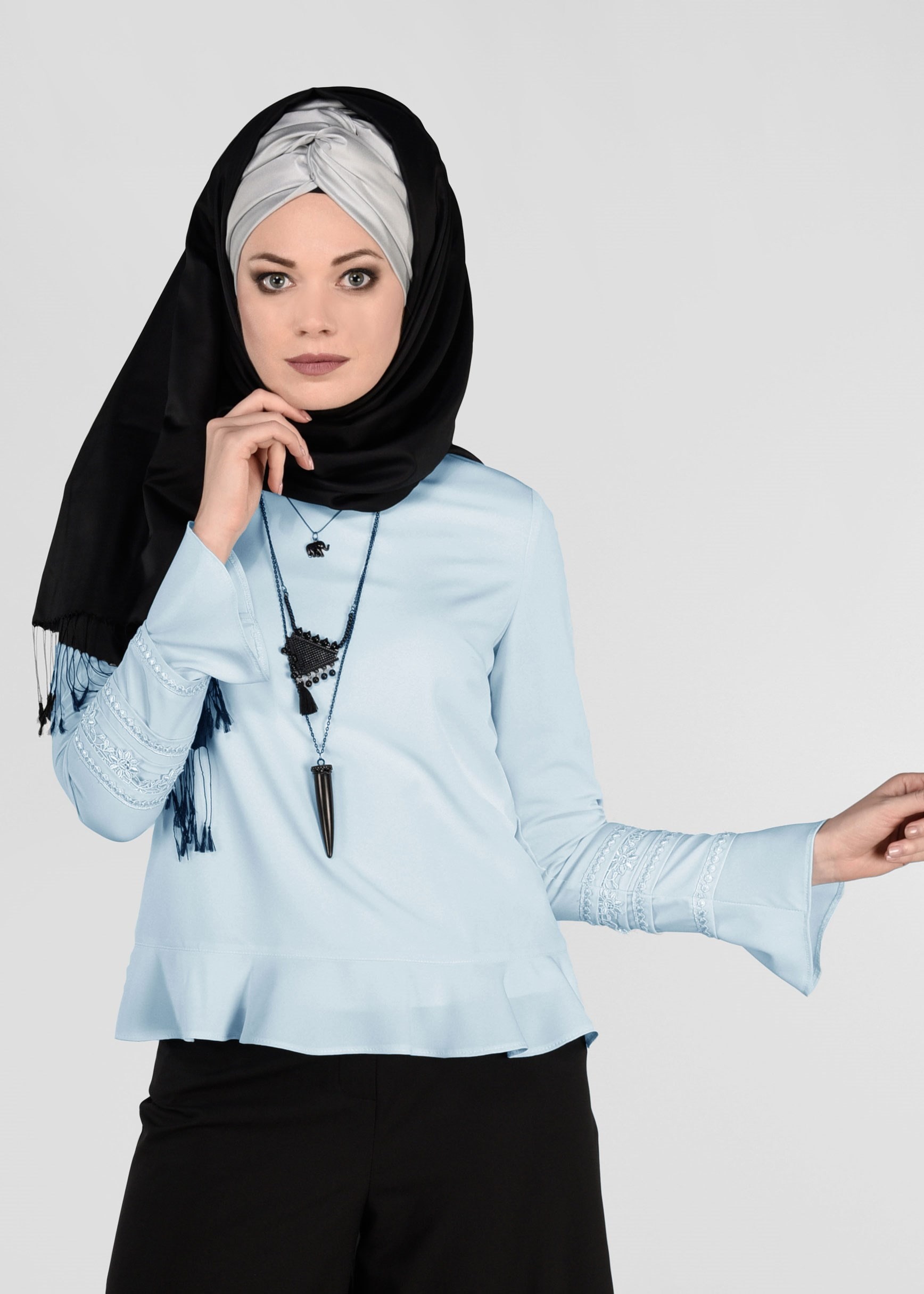 Tesettür giyim MAVİ NAKIŞ İŞLEMELİ BLUZ 4928