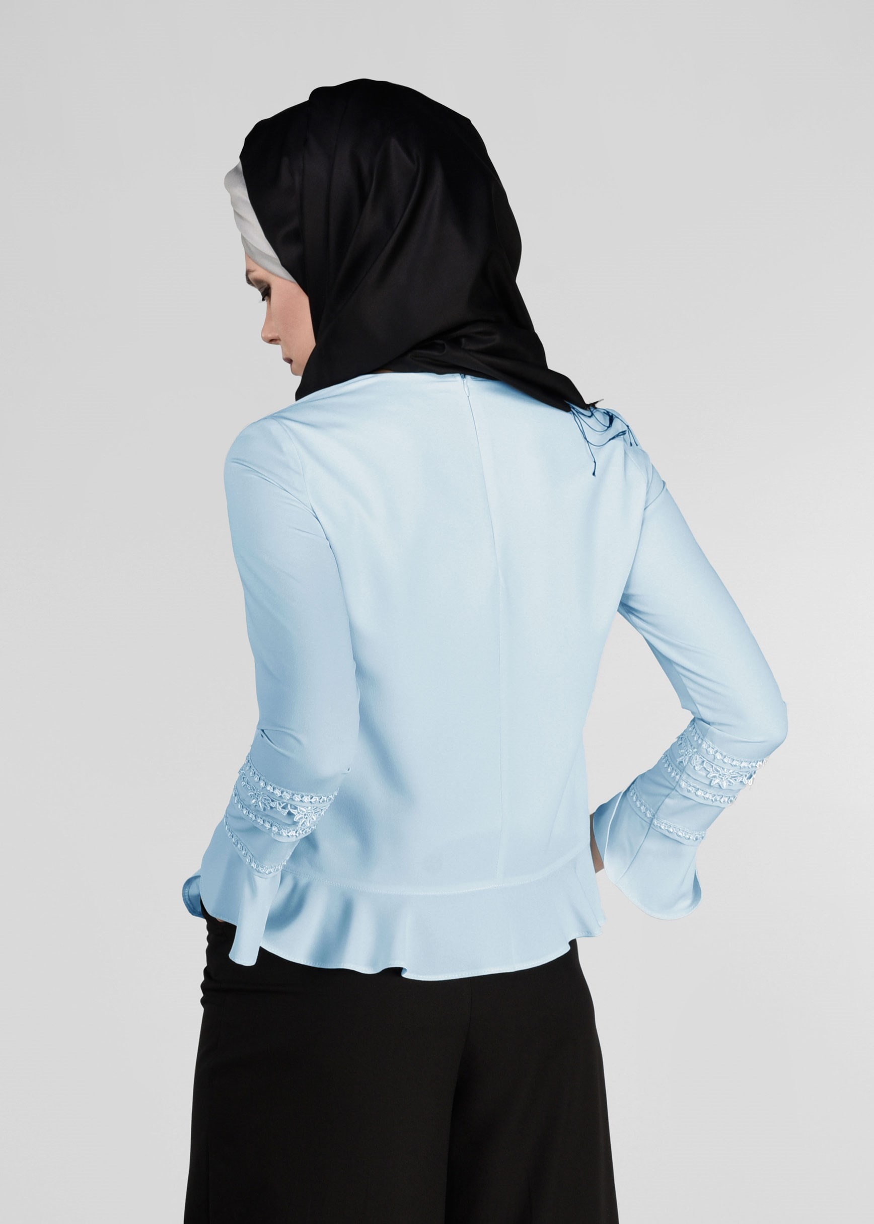 Tesettür giyim MAVİ NAKIŞ İŞLEMELİ BLUZ 4928