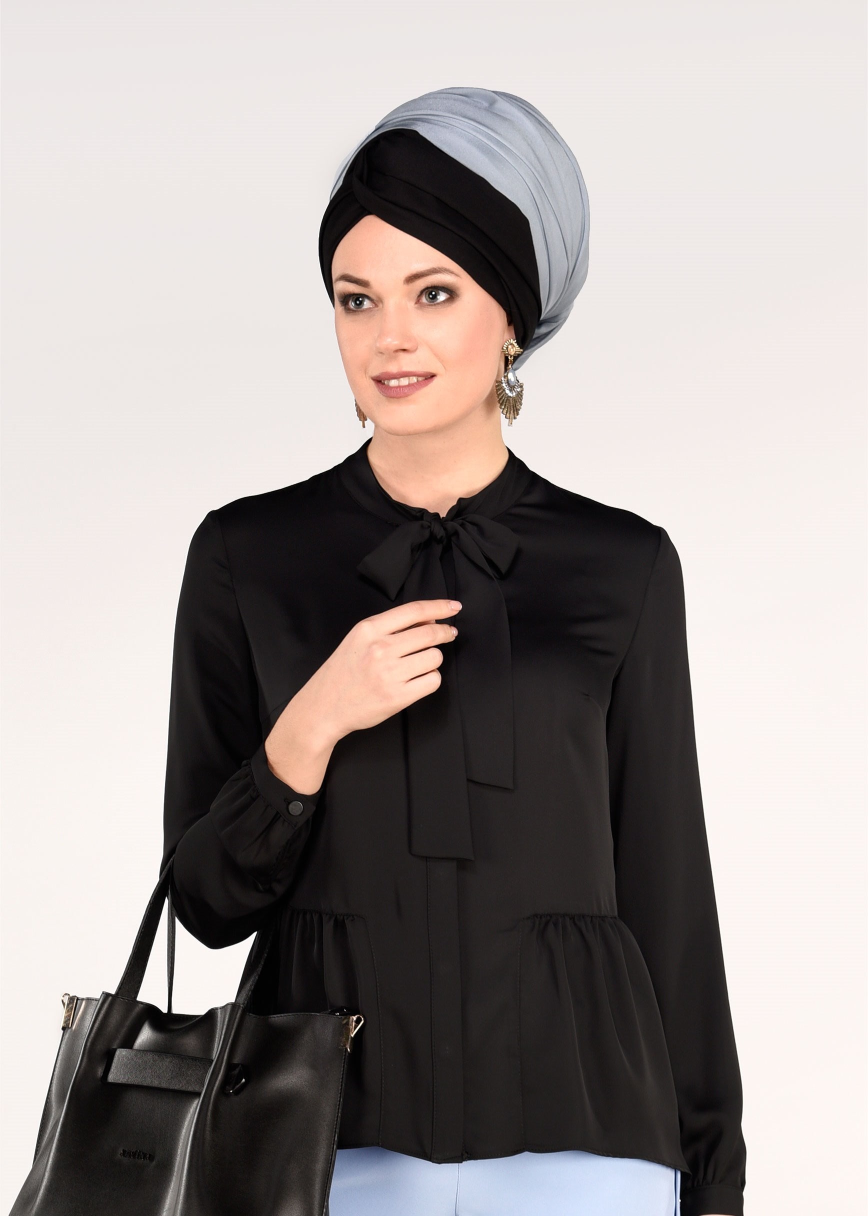 Tesettür giyim SİYAH FİYONK YAKA FIRFIRLI BLUZ 4976