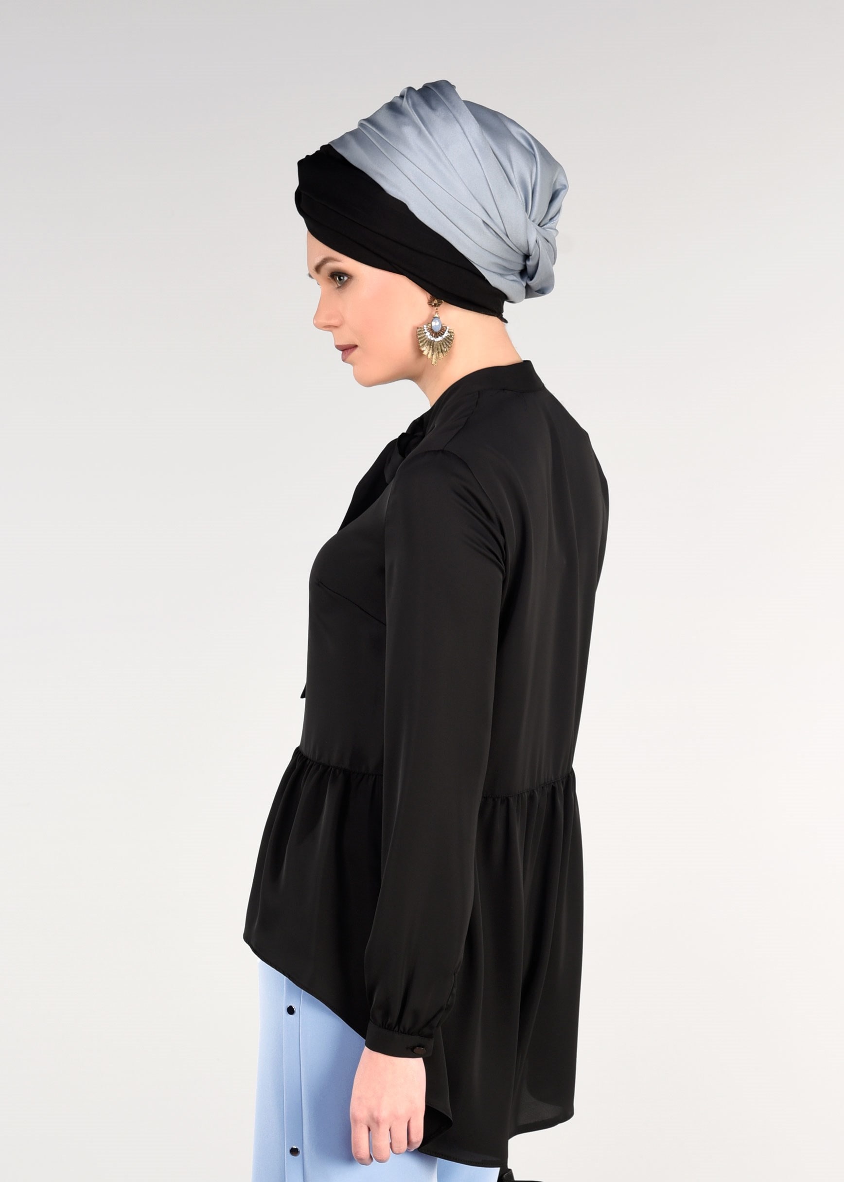 Tesettür giyim SİYAH FİYONK YAKA FIRFIRLI BLUZ 4976