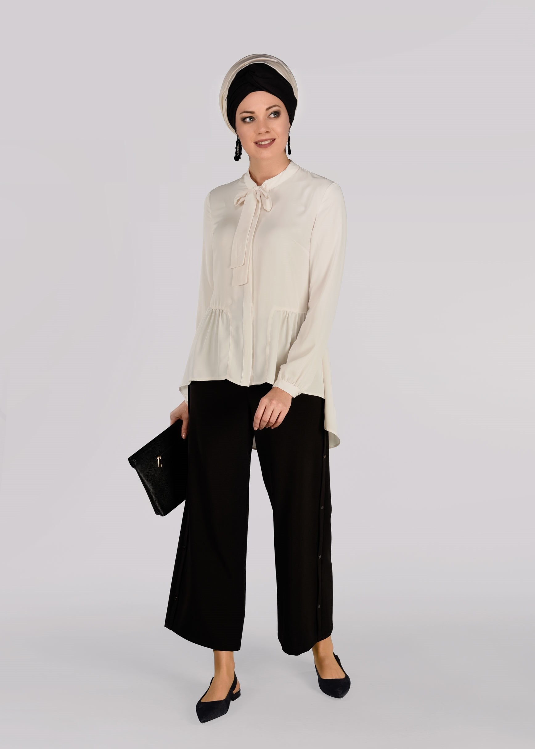 Tesettür giyim EKRU FİYONK YAKA FIRFIRLI BLUZ 4976