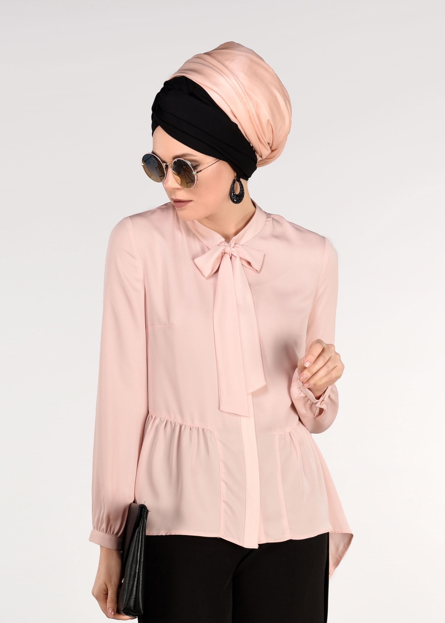 Tesettür giyim PUDRA FİYONK YAKA FIRFIRLI BLUZ 4976