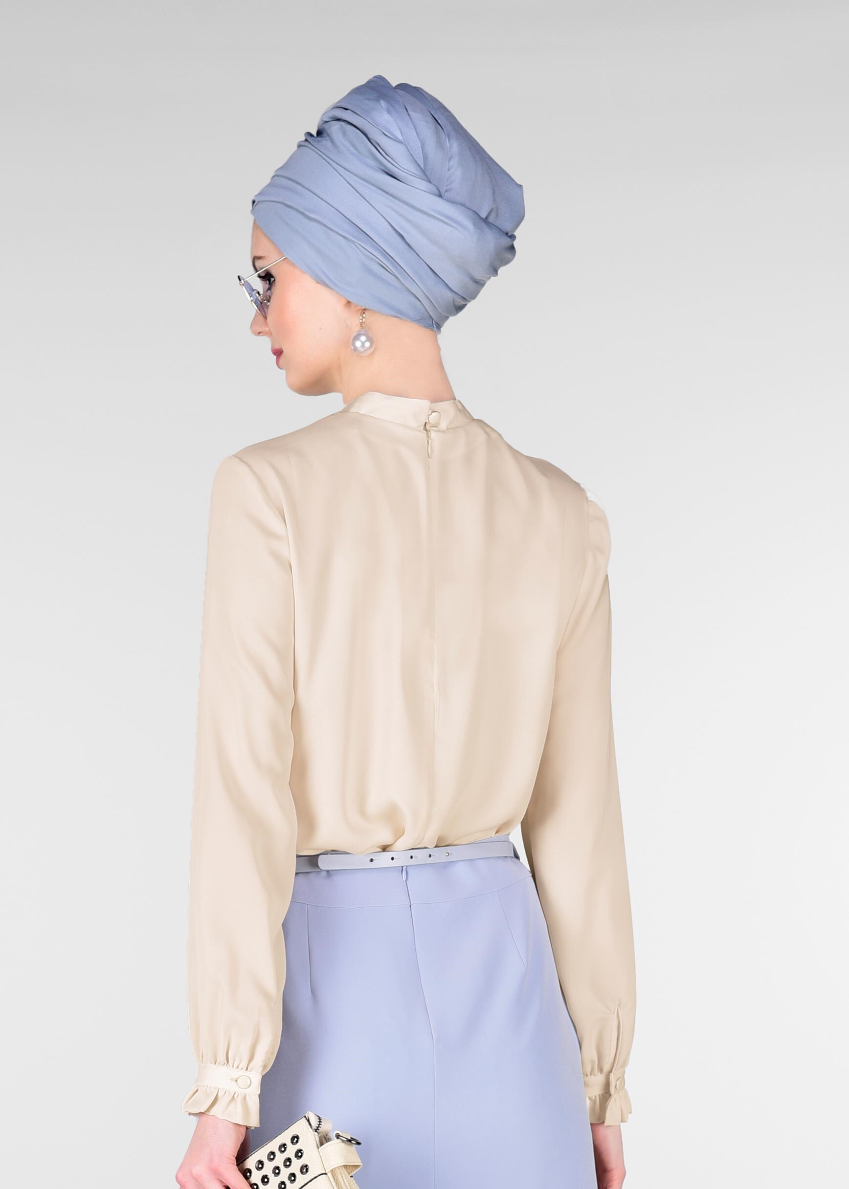 Tesettür giyim EKRU YAKASI FULAR DETAYLI FIRFIRLI BLUZ 4980