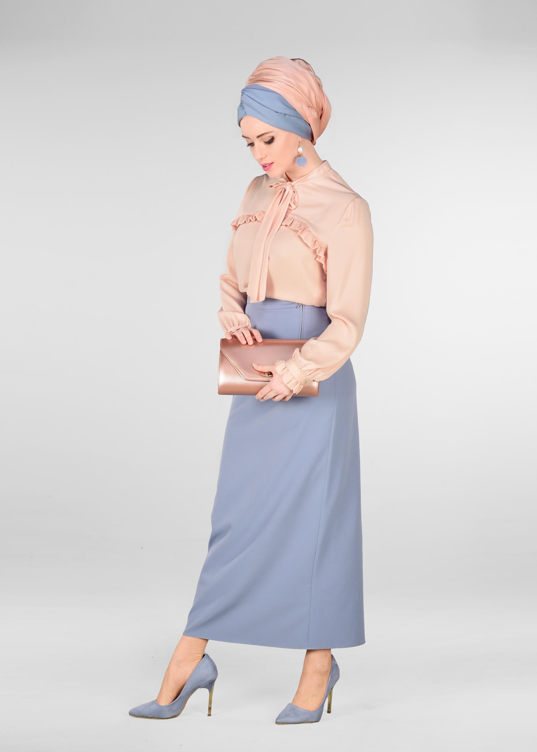 Tesettür giyim PUDRA YAKASI FULAR DETAYLI FIRFIRLI BLUZ 4980