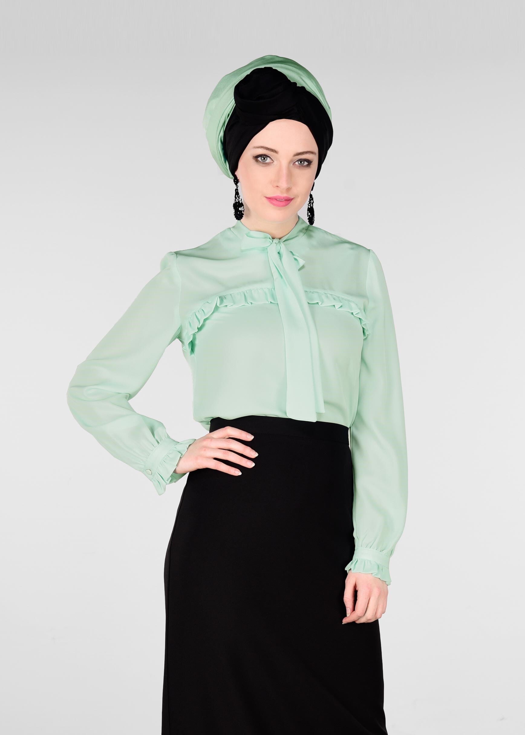 Tesettür giyim YEŞİL YAKASI FULAR DETAYLI FIRFIRLI BLUZ 4980