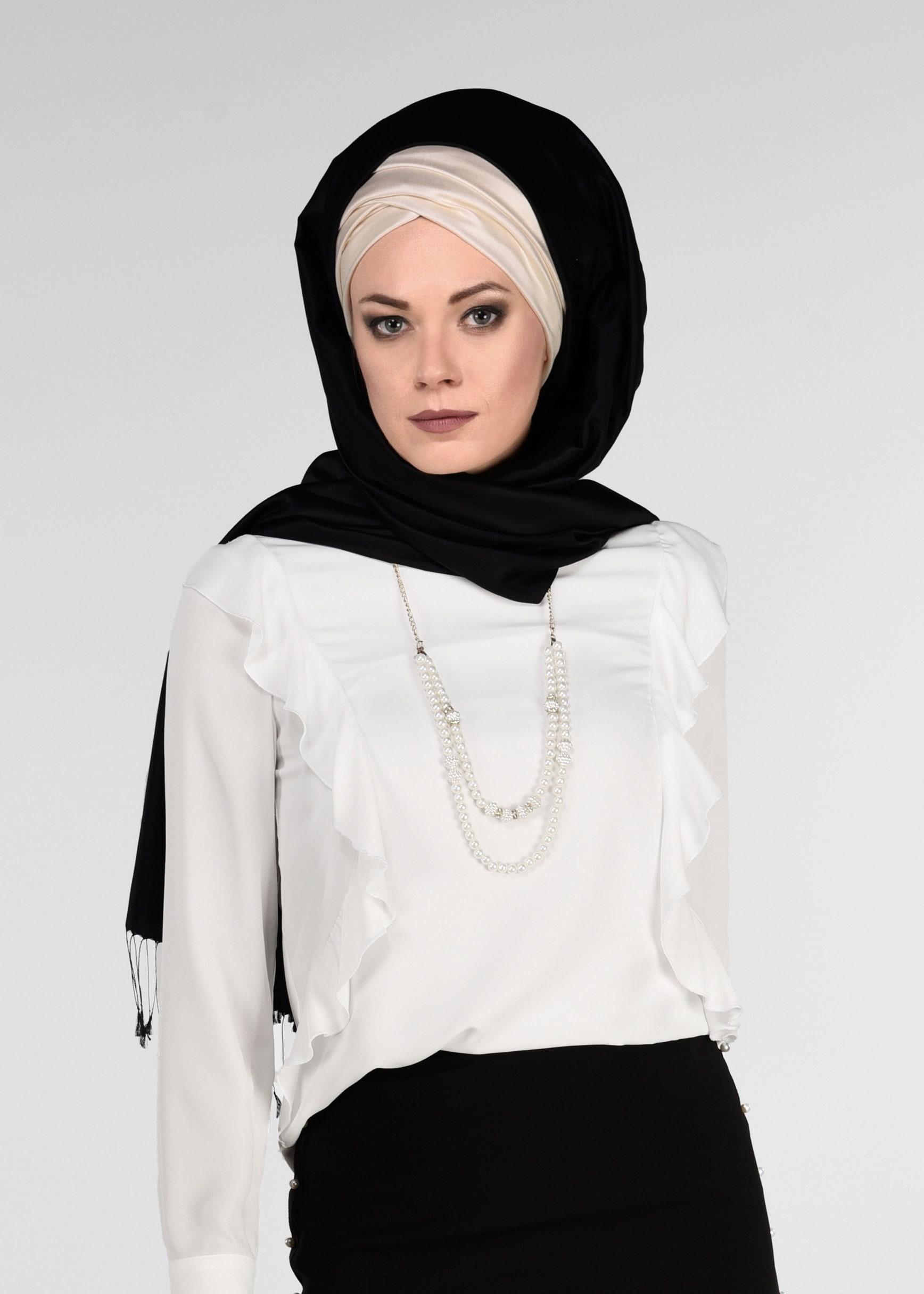 Tesettür giyim BEYAZ FIRFIR DETAYLI BLUZ 4981