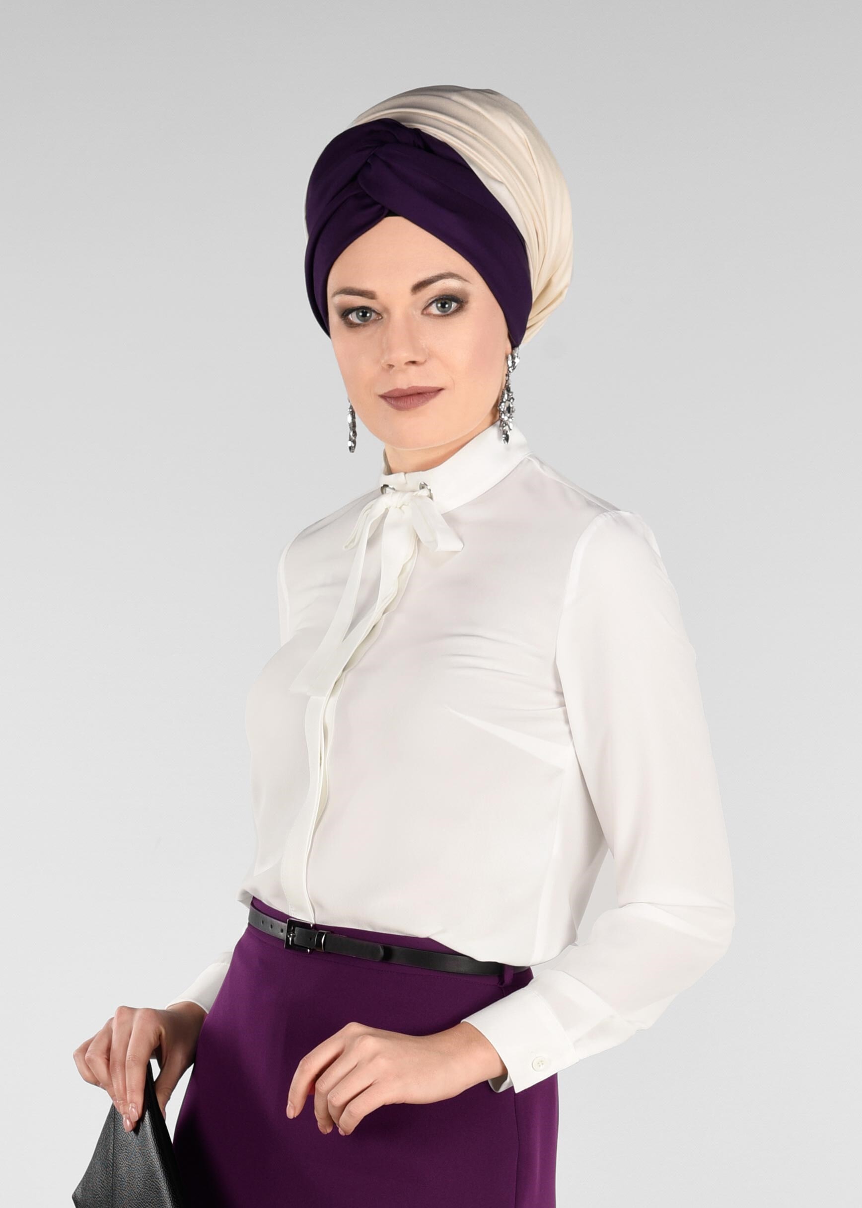 Tesettür giyim BEYAZ FULARLI BLUZ 4983