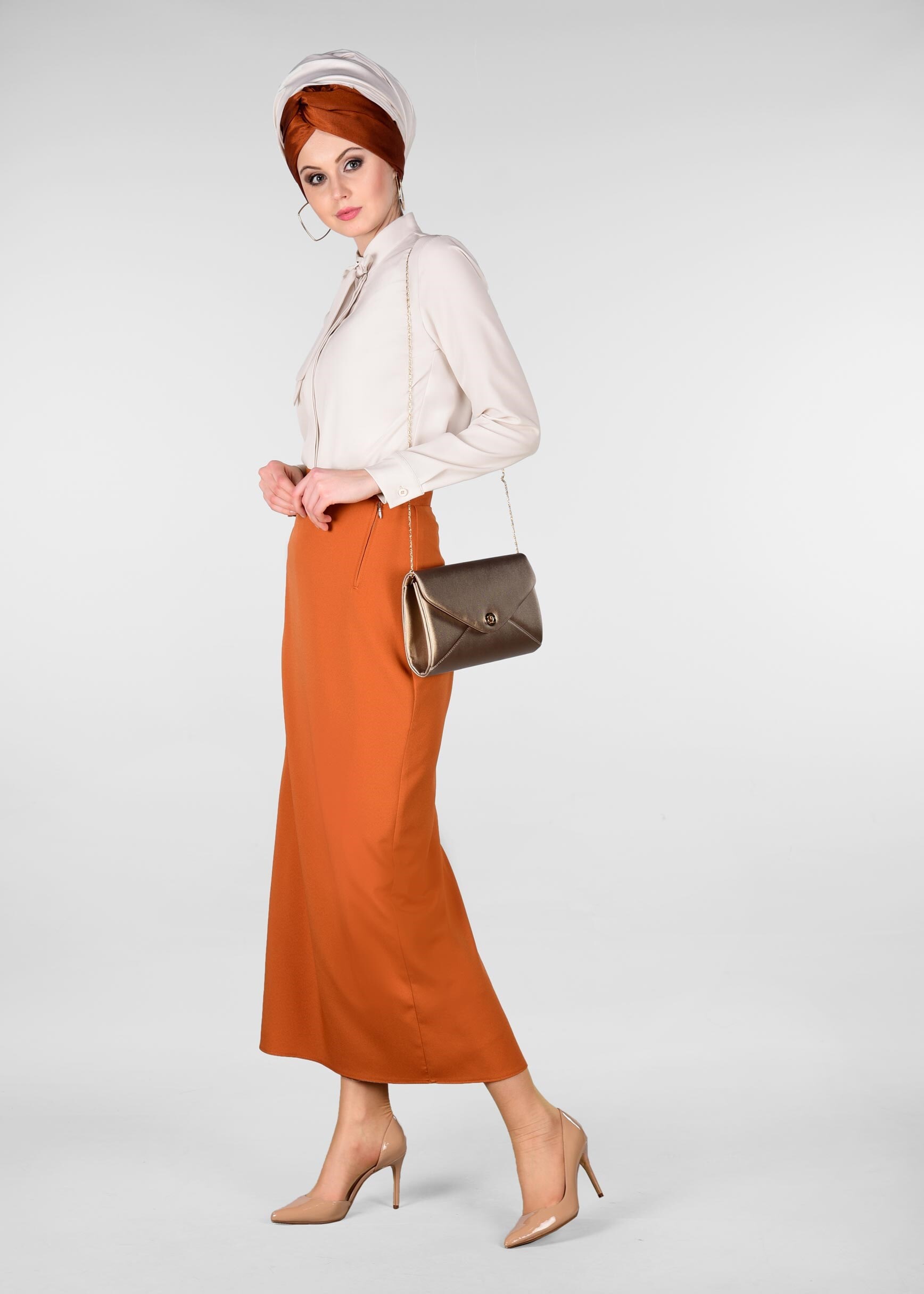 Tesettür giyim BEJ FULARLI BLUZ 4983