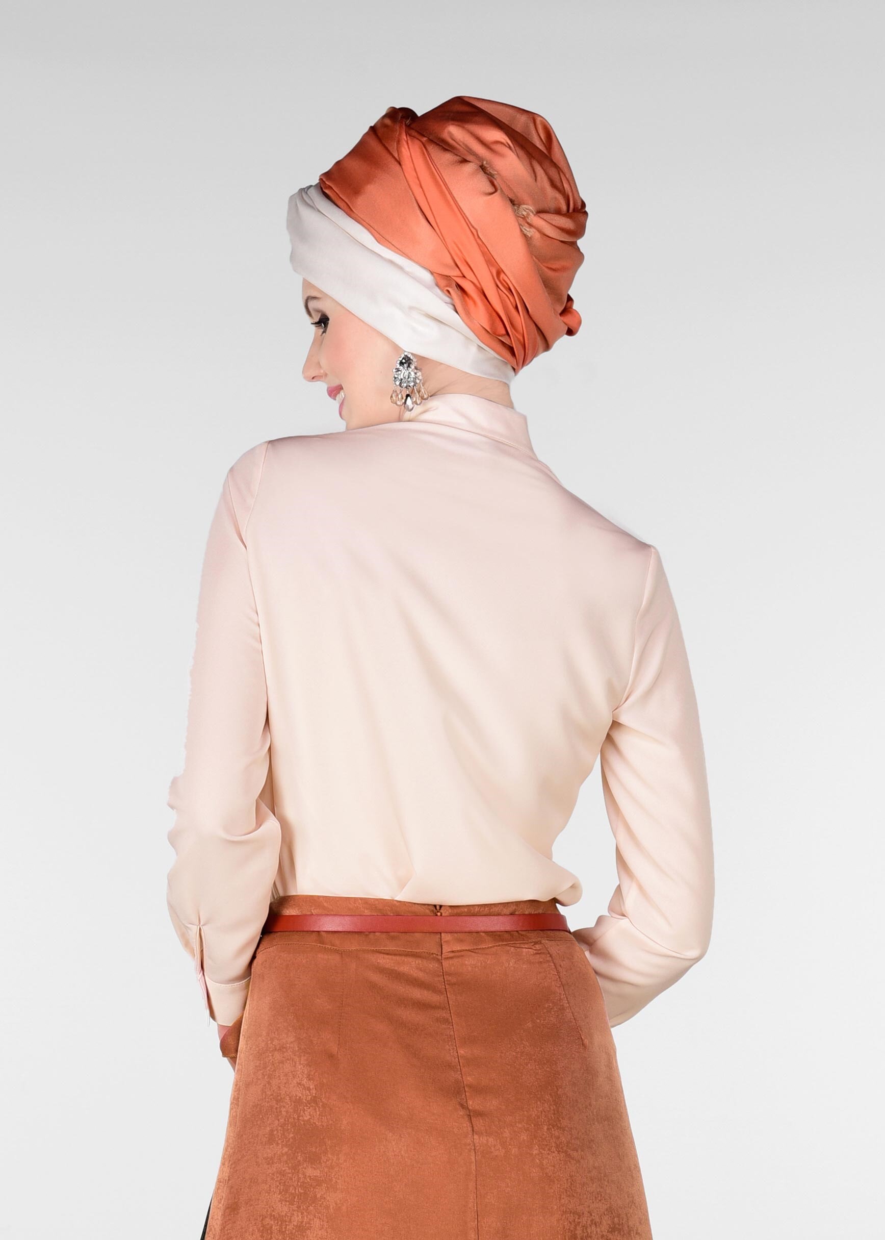 Tesettür giyim PUDRA FULARLI BLUZ 4983