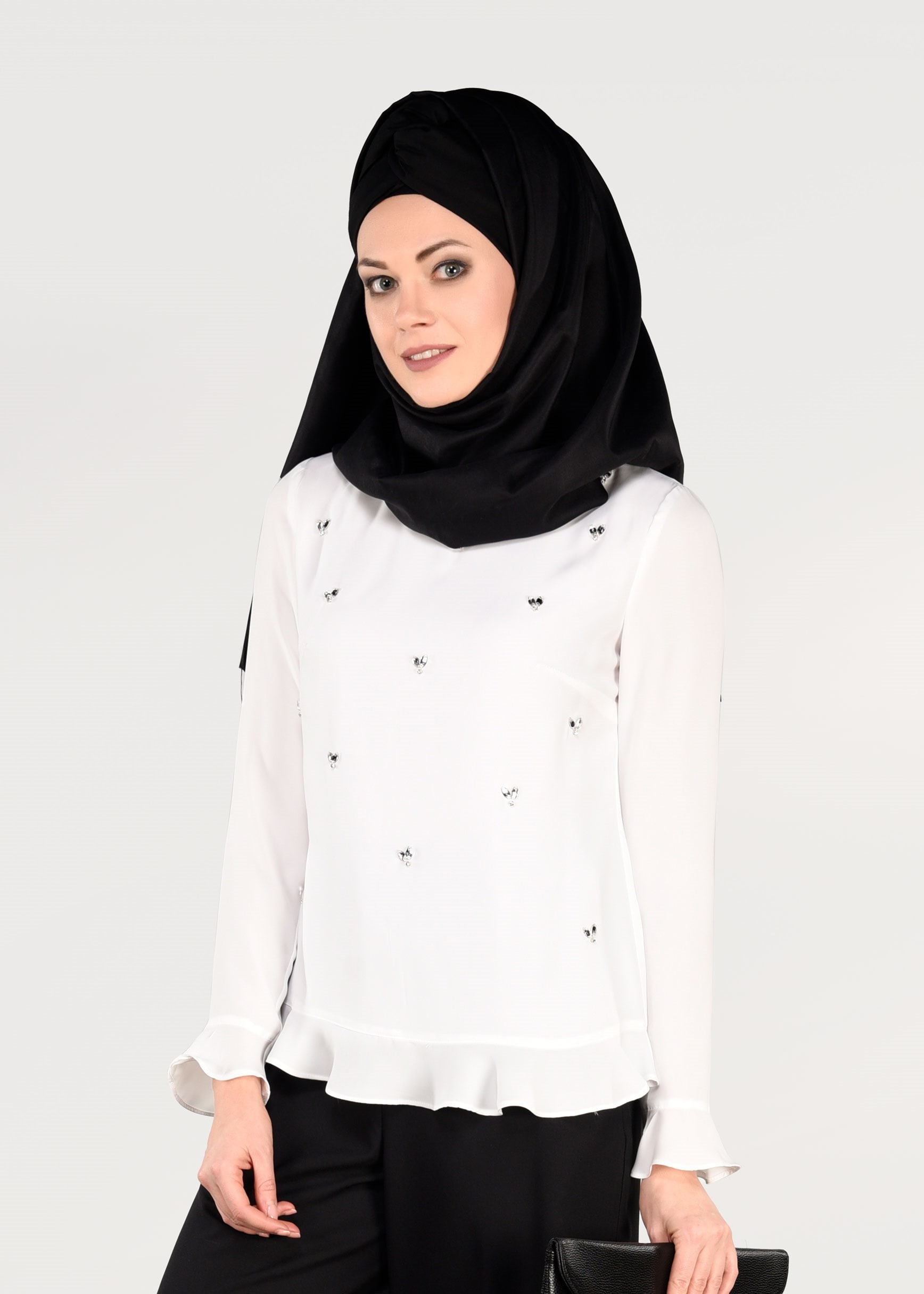 Tesettür giyim BEYAZ BONCUK İŞLEMELİ BLUZ 4984