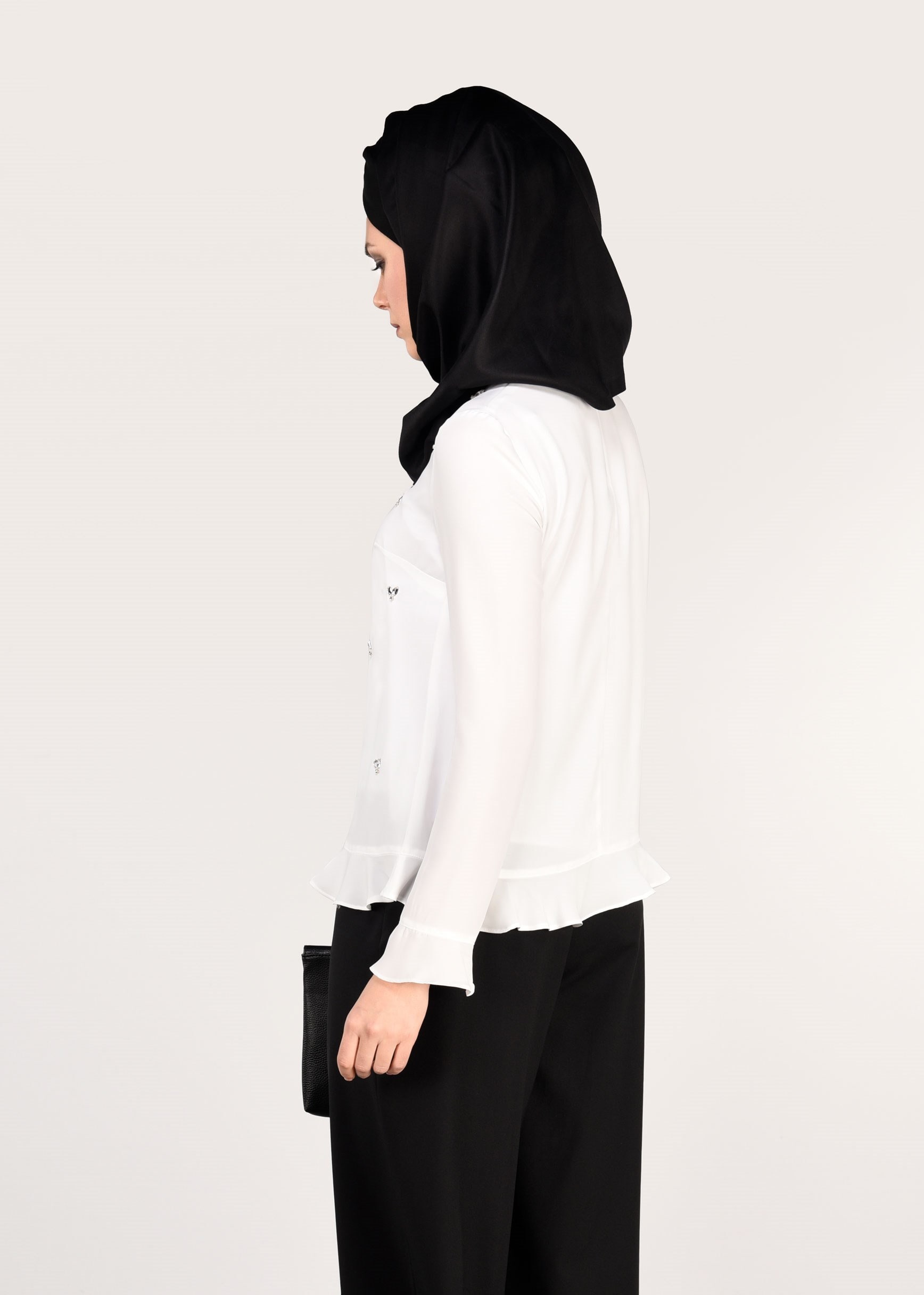 Tesettür giyim BEYAZ BONCUK İŞLEMELİ BLUZ 4984