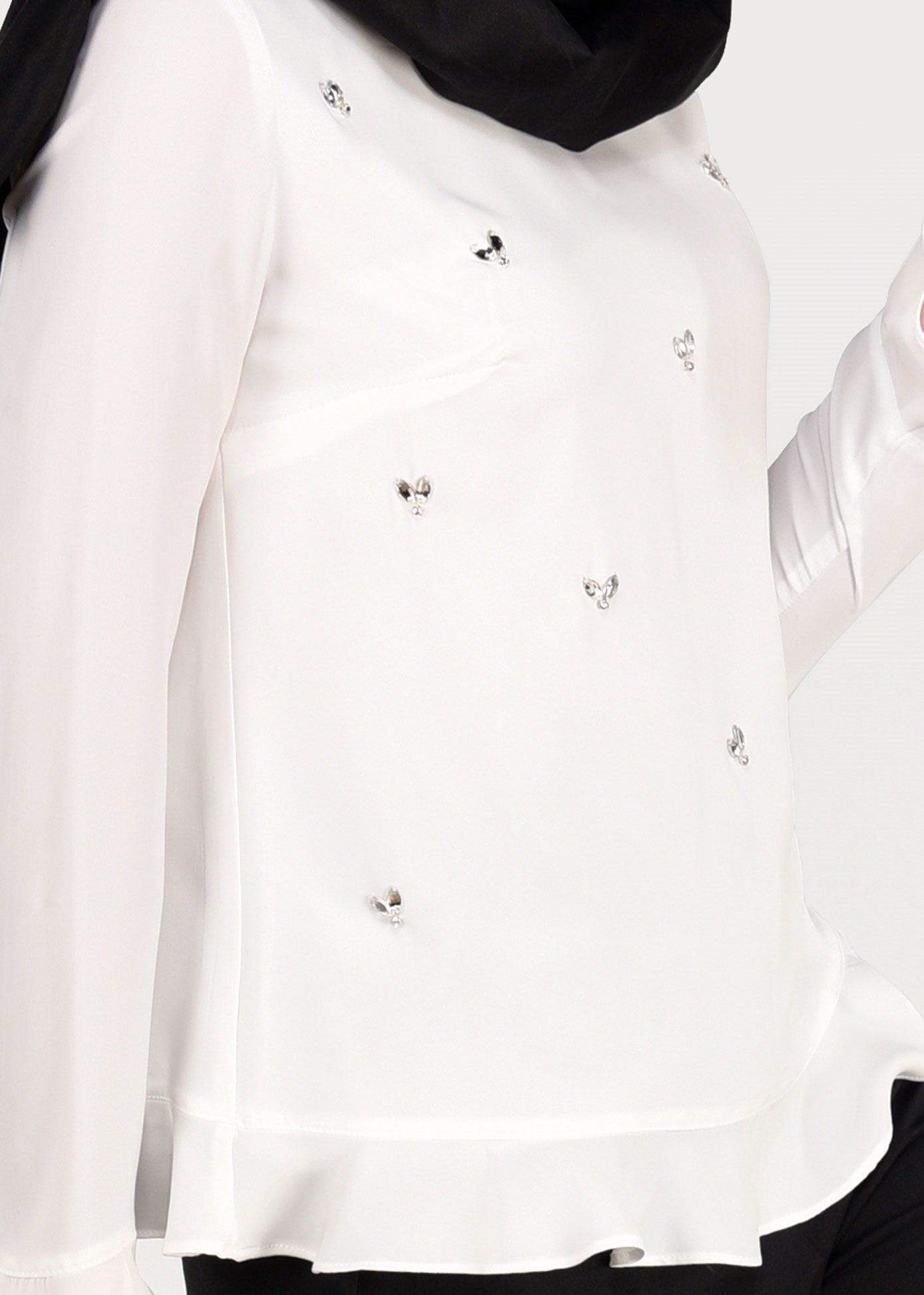 Tesettür giyim BEYAZ BONCUK İŞLEMELİ BLUZ 4984