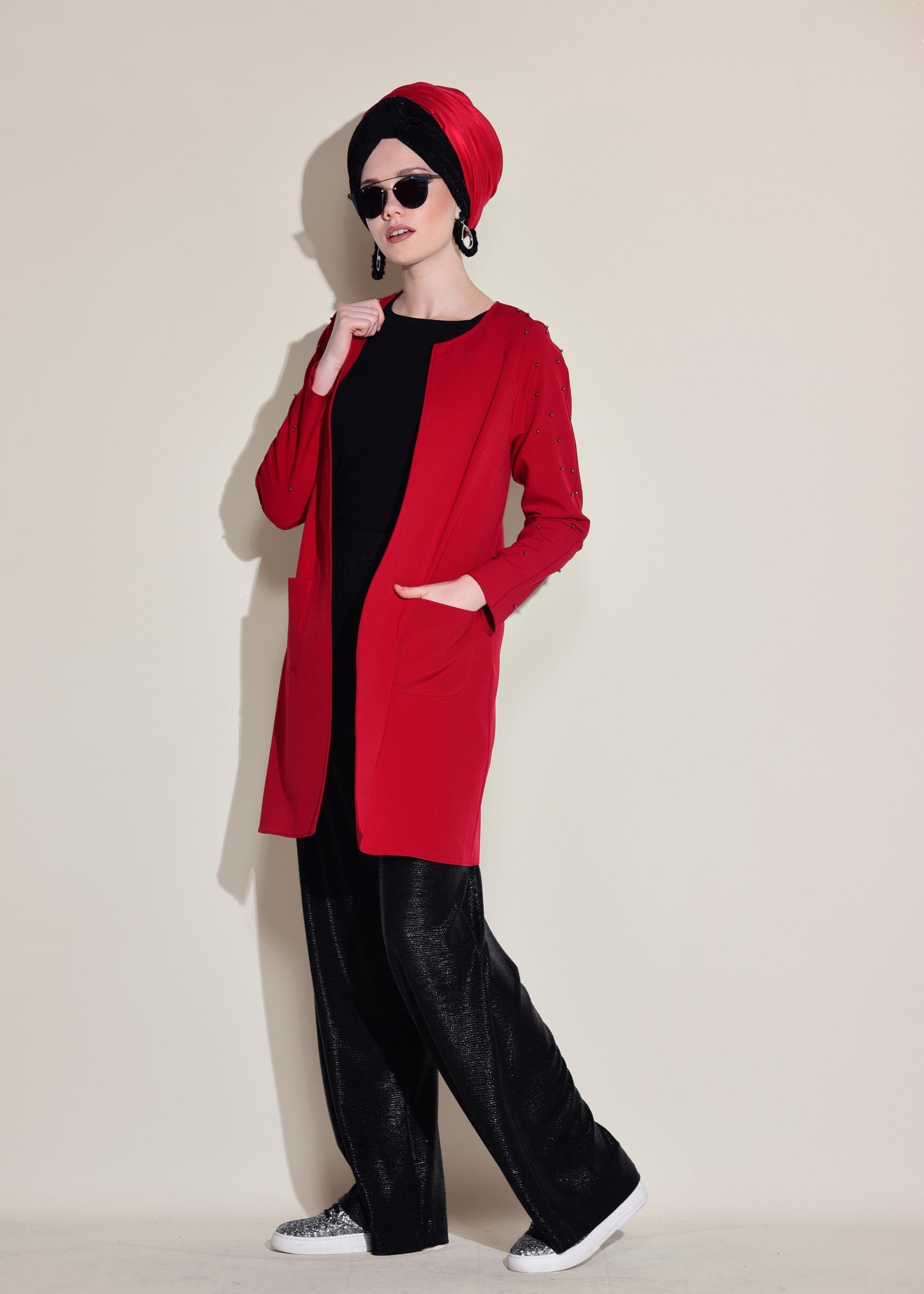 Tesettür giyim KIRMIZI YUVARLAK YAKA İNCİ İŞLEMELİ CEKET 4069