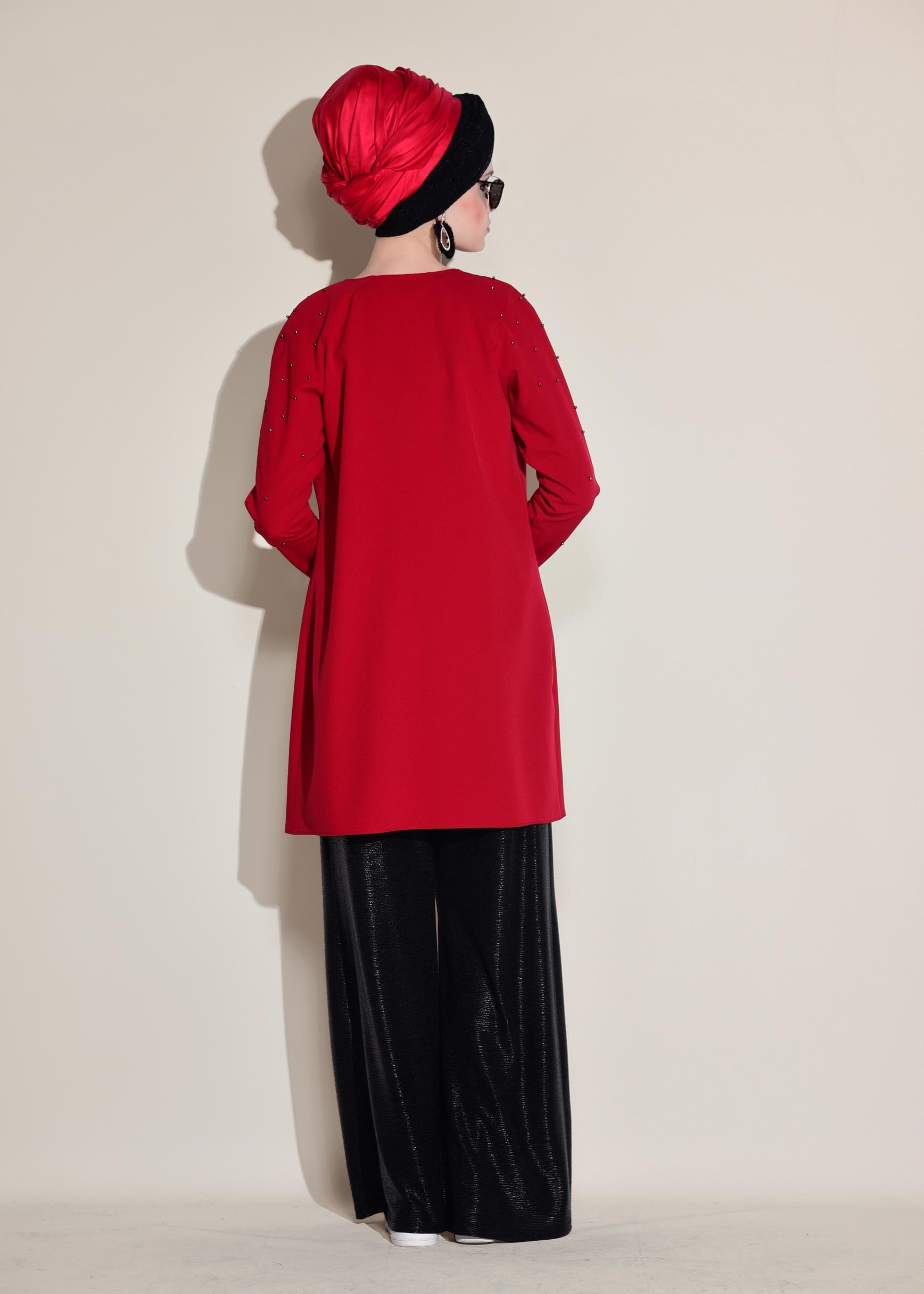 Tesettür giyim KIRMIZI YUVARLAK YAKA İNCİ İŞLEMELİ CEKET 4069