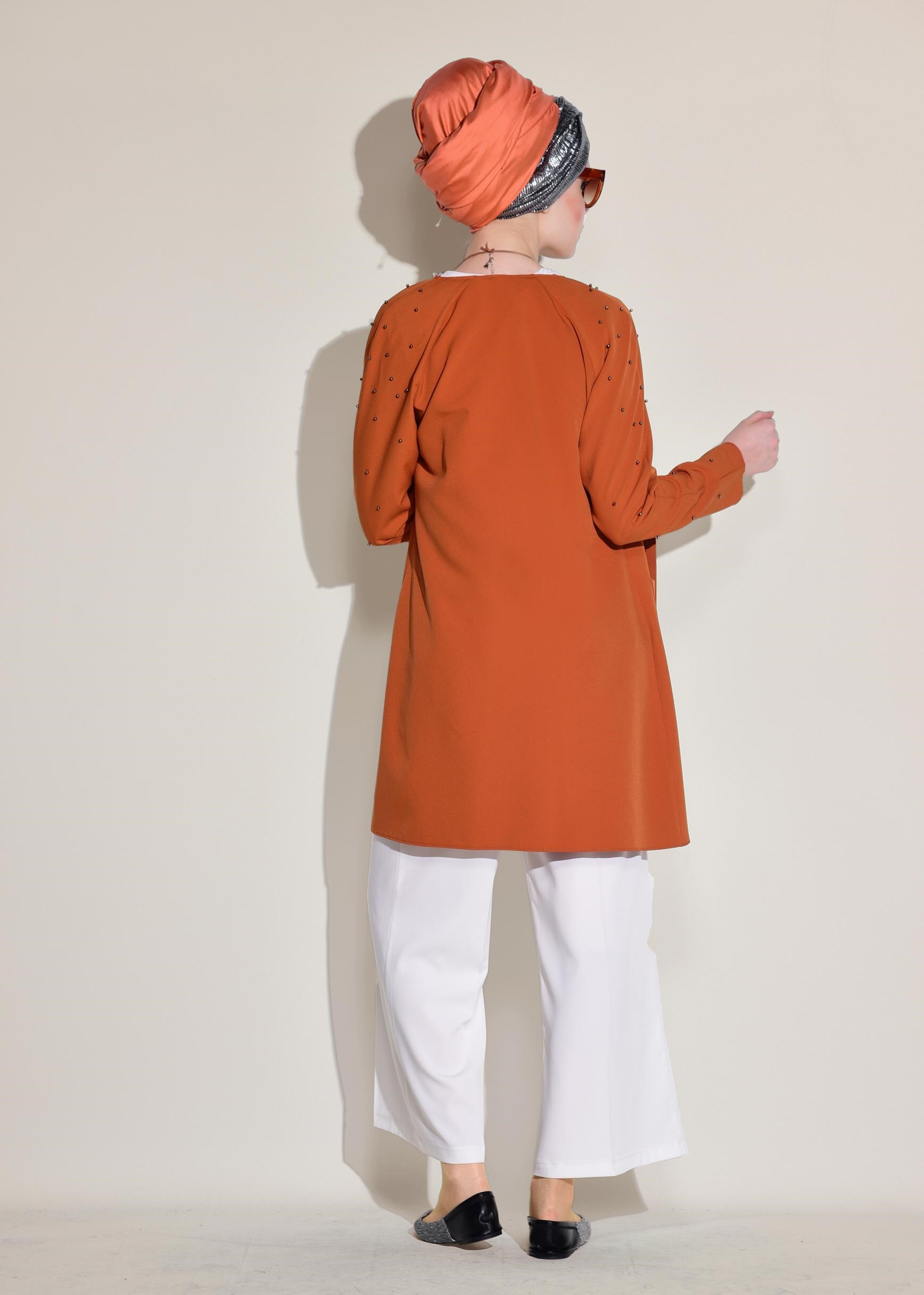 Tesettür giyim TURUNCU YUVARLAK YAKA İNCİ İŞLEMELİ CEKET 4069