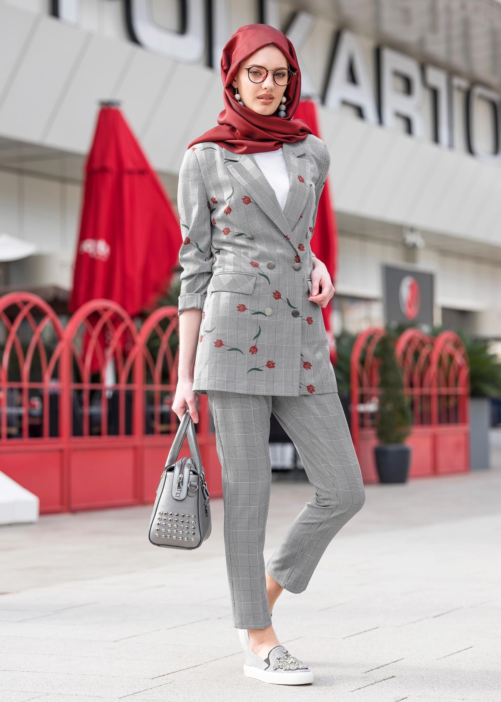 Tesettür giyim SİYAH EKOSE DESENLİ ÇİÇEKLİ CEKET 4158