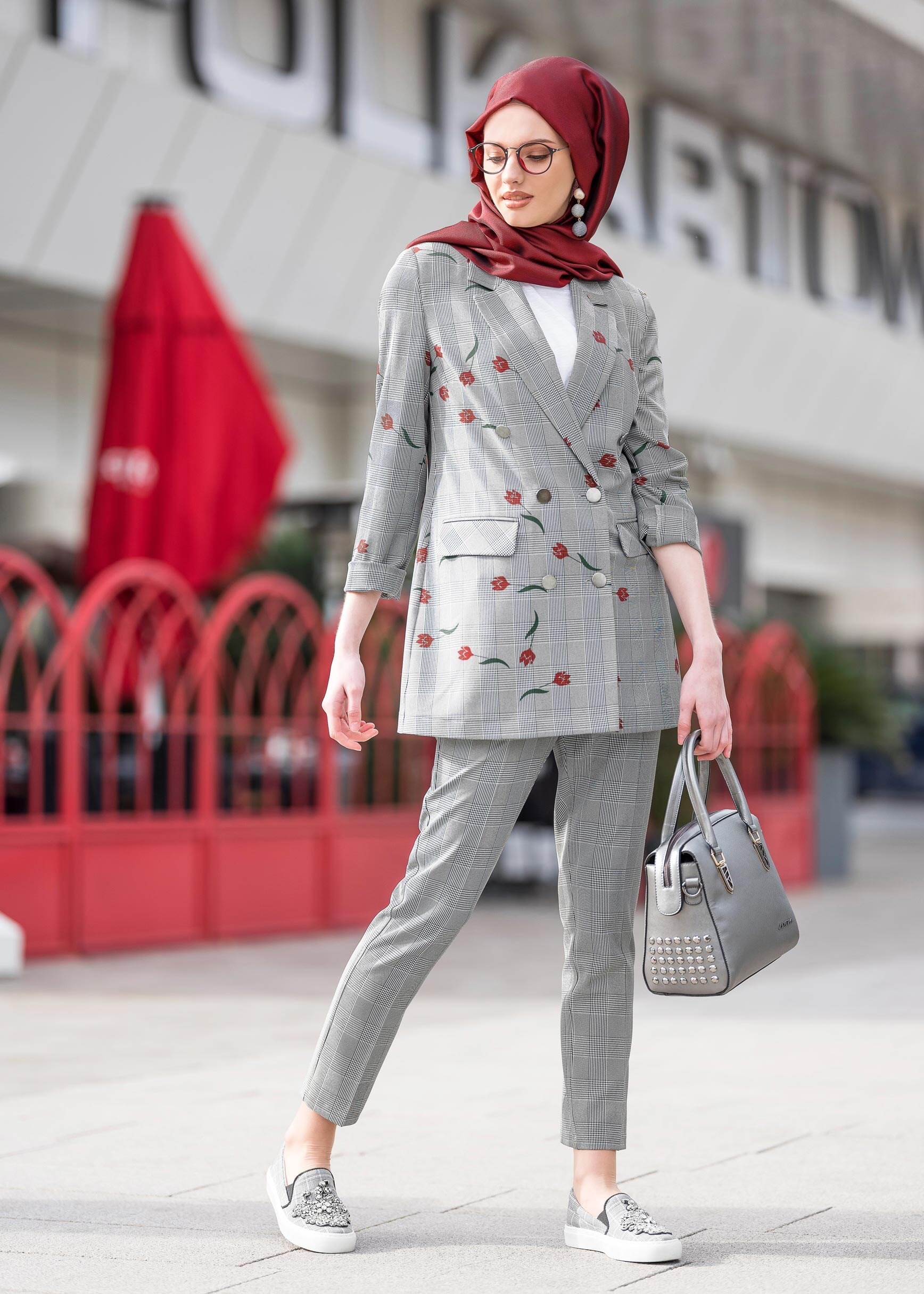 Tesettür giyim SİYAH EKOSE DESENLİ ÇİÇEKLİ CEKET 4158