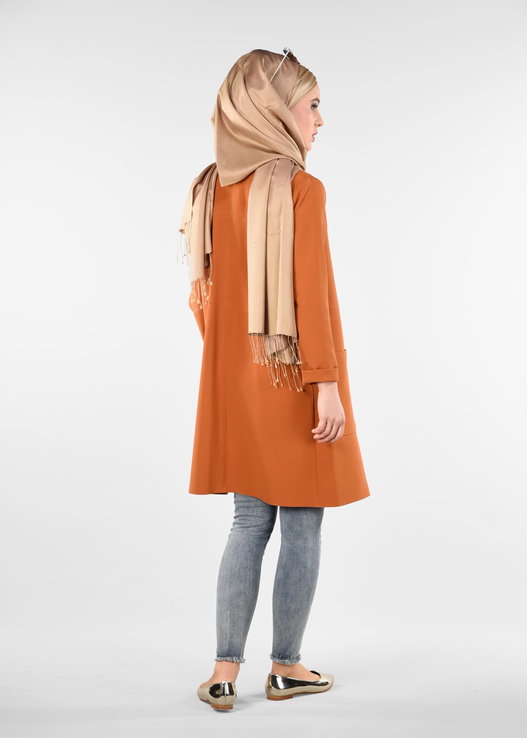 Tesettür giyim TURUNCU YUVARLAK YAKA ÇITÇITLI CEKET 4973