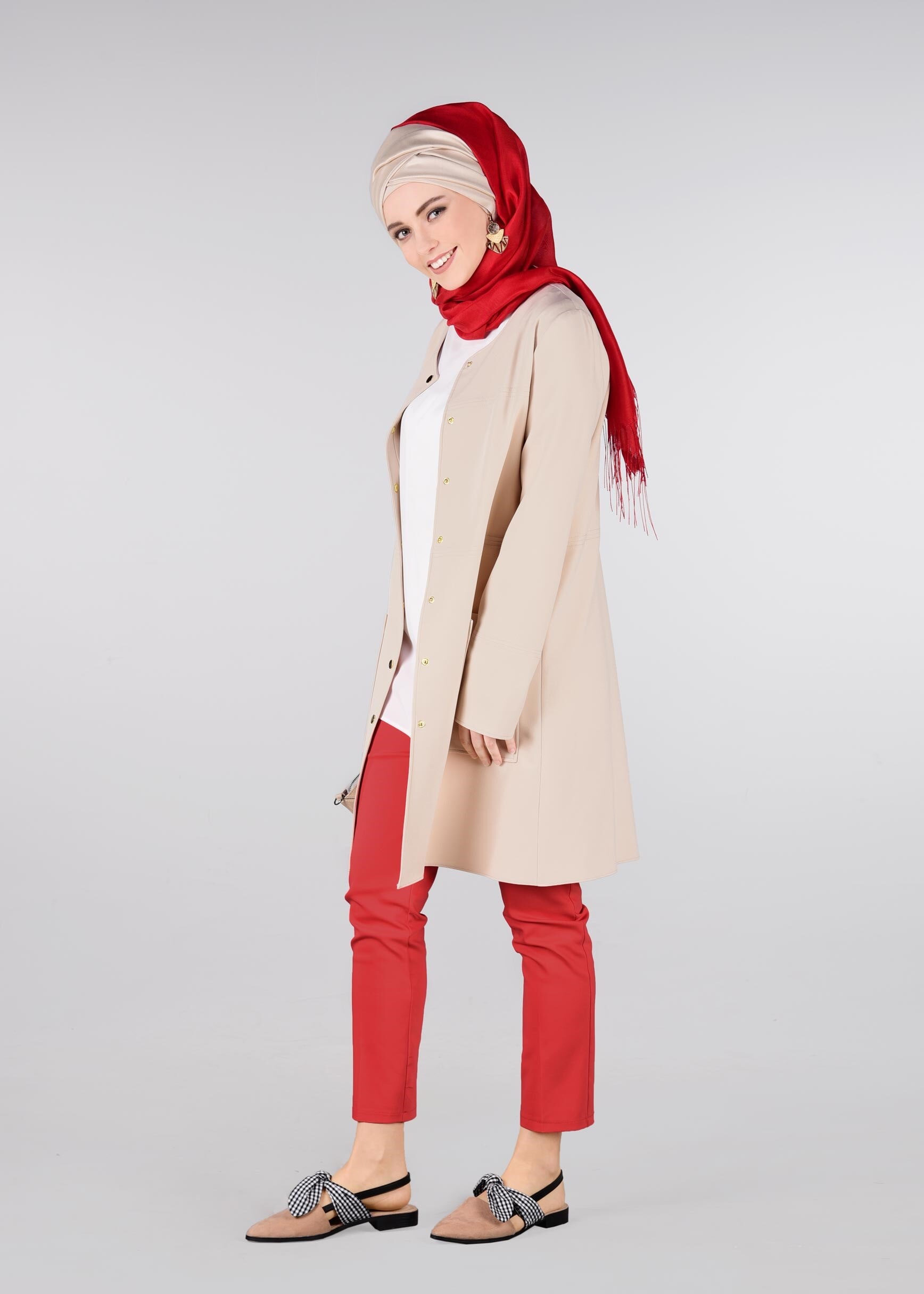 Tesettür giyim BEJ YUVARLAK YAKA ÇITÇITLI CEKET 4973