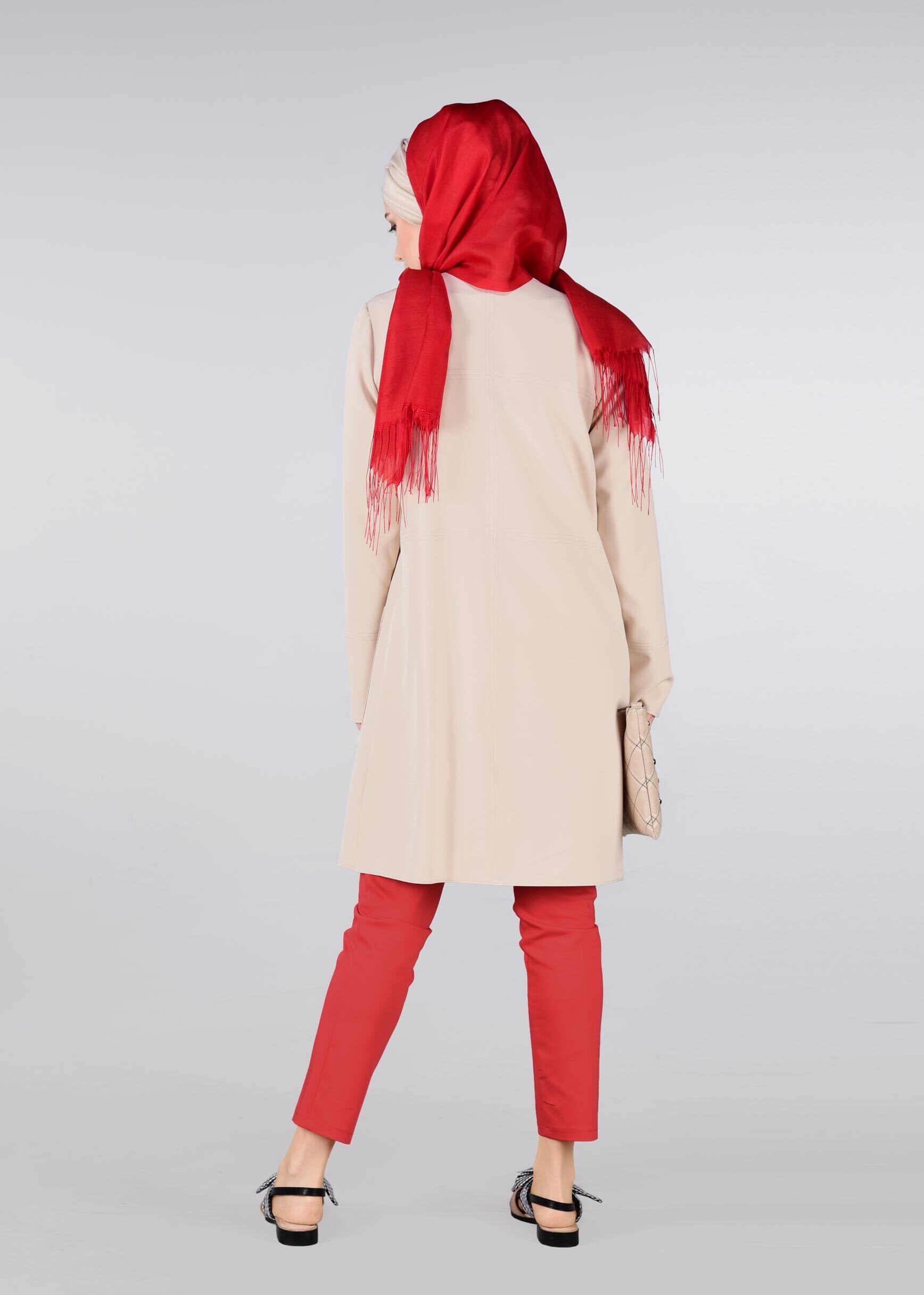 Tesettür giyim BEJ YUVARLAK YAKA ÇITÇITLI CEKET 4973