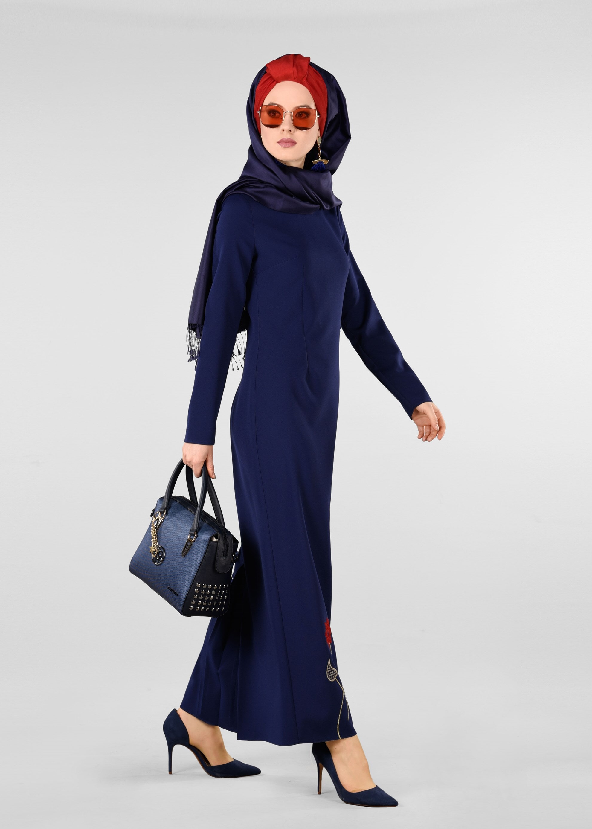 Tesettür giyim LACİVERT ÇİÇEK İŞLEMELİ ELBİSE 4082