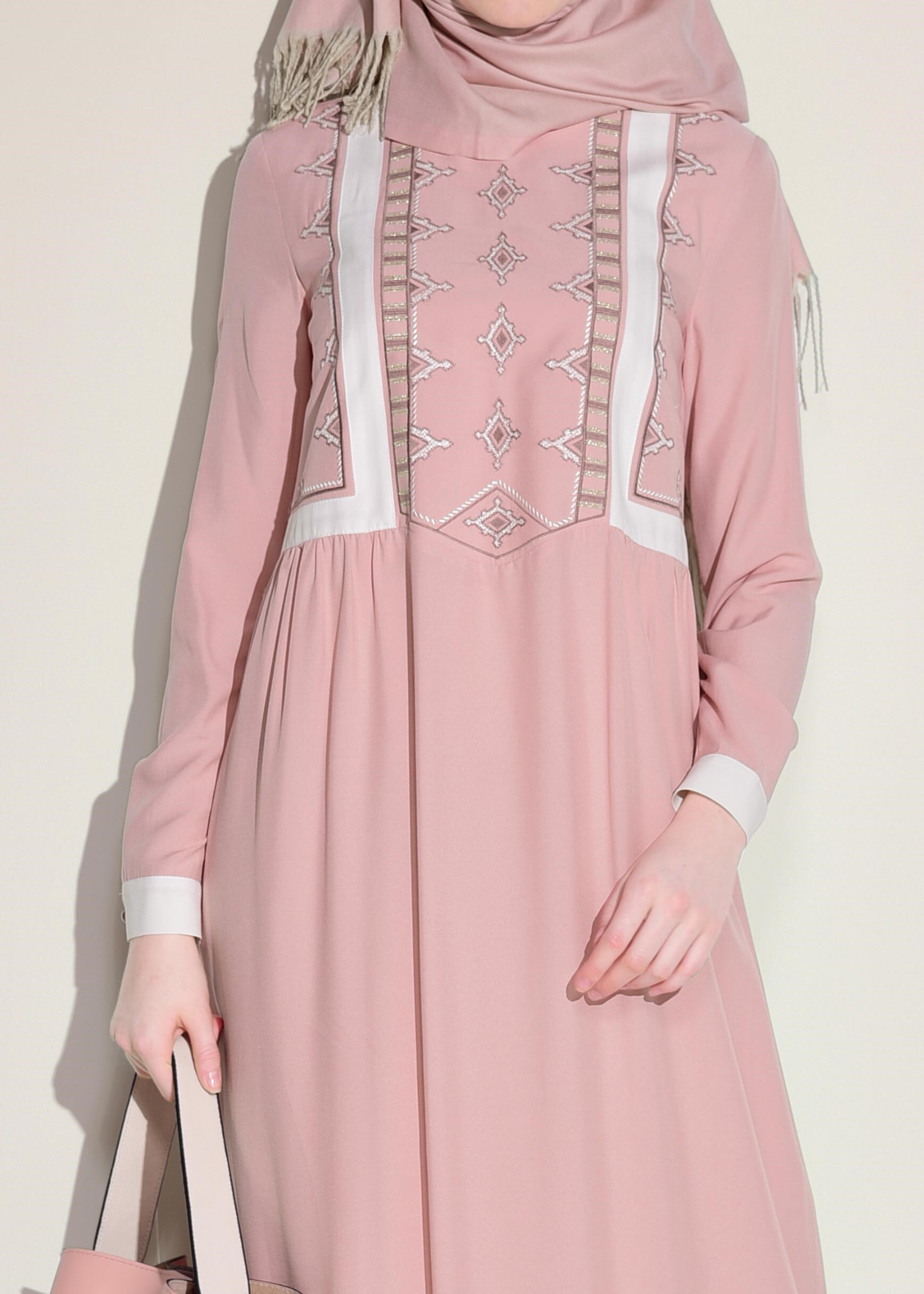 Tesettür giyim PUDRA ETEK UCU PİLELİ BASKILI ELBİSE 4128