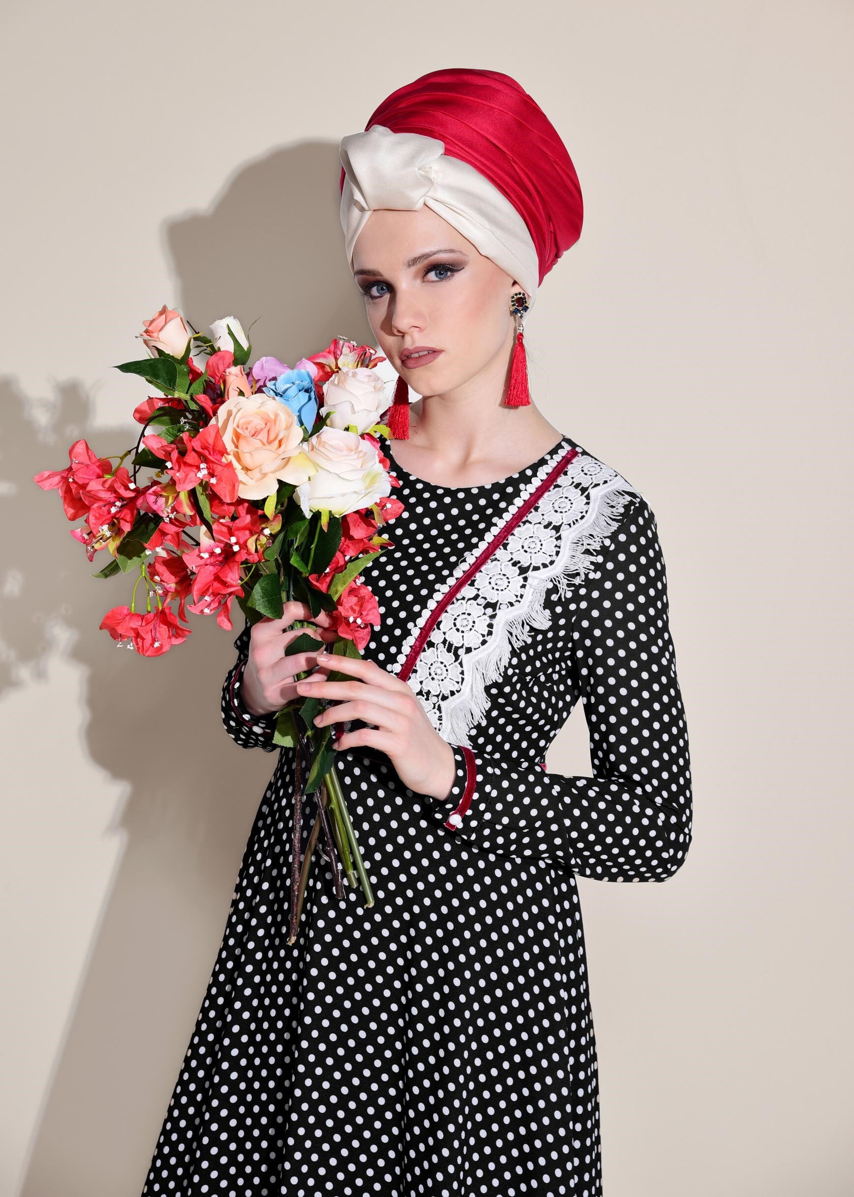 Tesettür giyim SİYAH PUANTİYE DESENLİ ELBİSE 4165