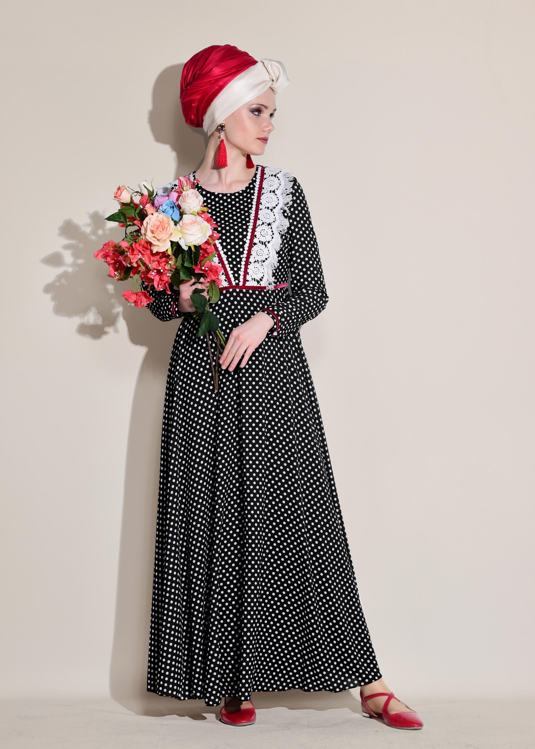 Tesettür giyim SİYAH PUANTİYE DESENLİ ELBİSE 4165