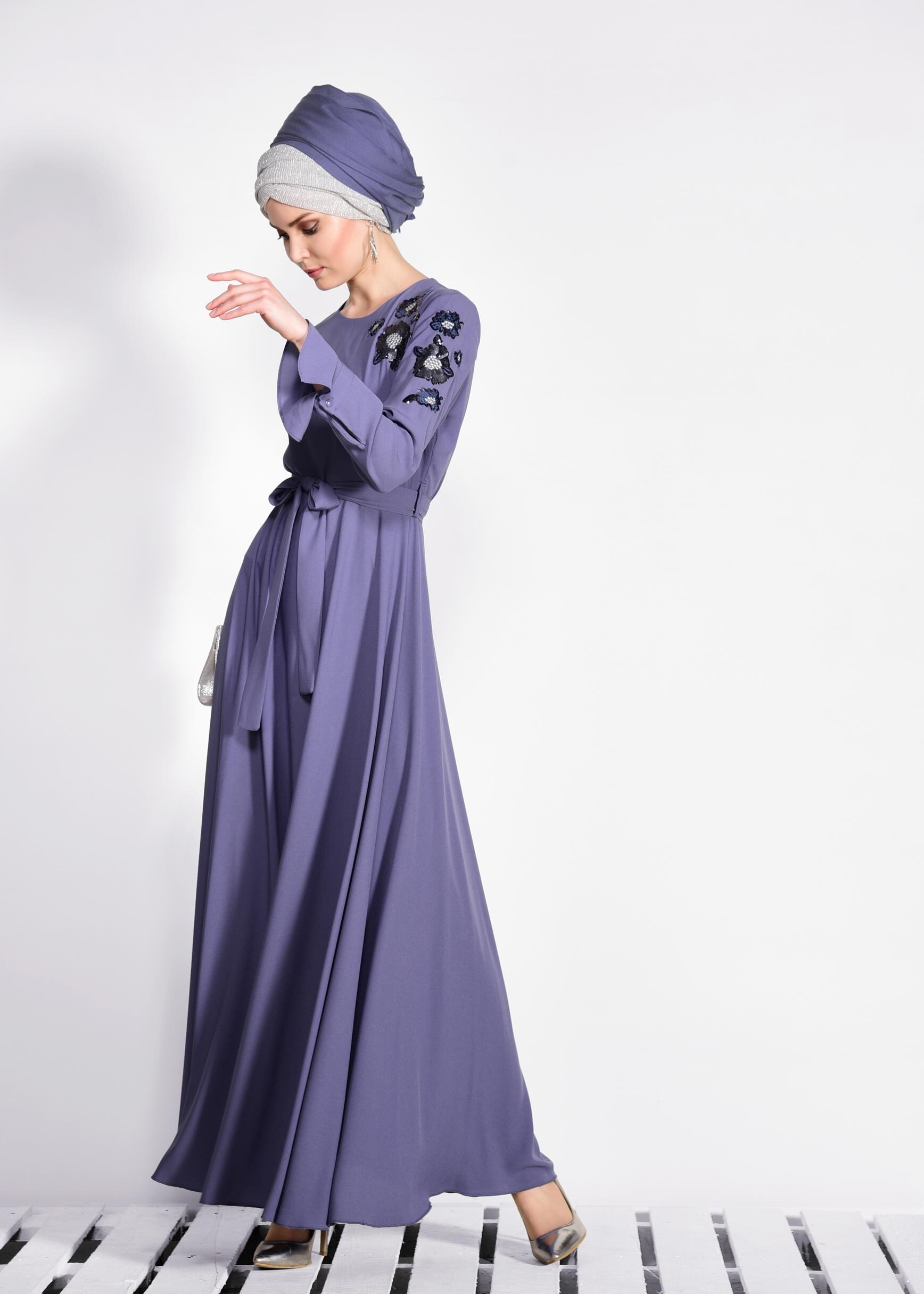 Tesettür giyim LACİVERT NAKIŞ İŞLEMELİ ELBİSE 4221