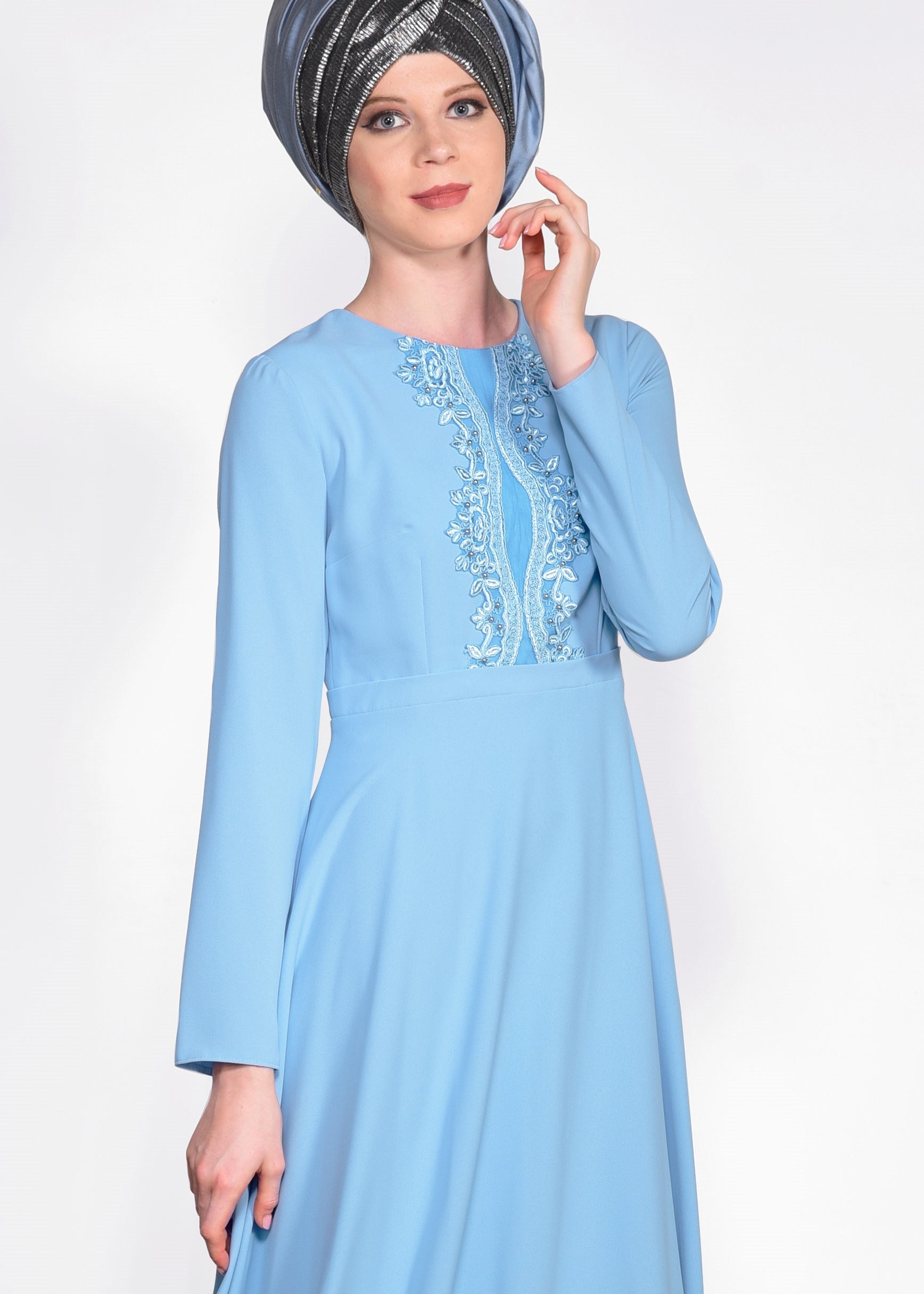Tesettür giyim MAVİ NAKIŞ DETAYLI ELBİSE 4223