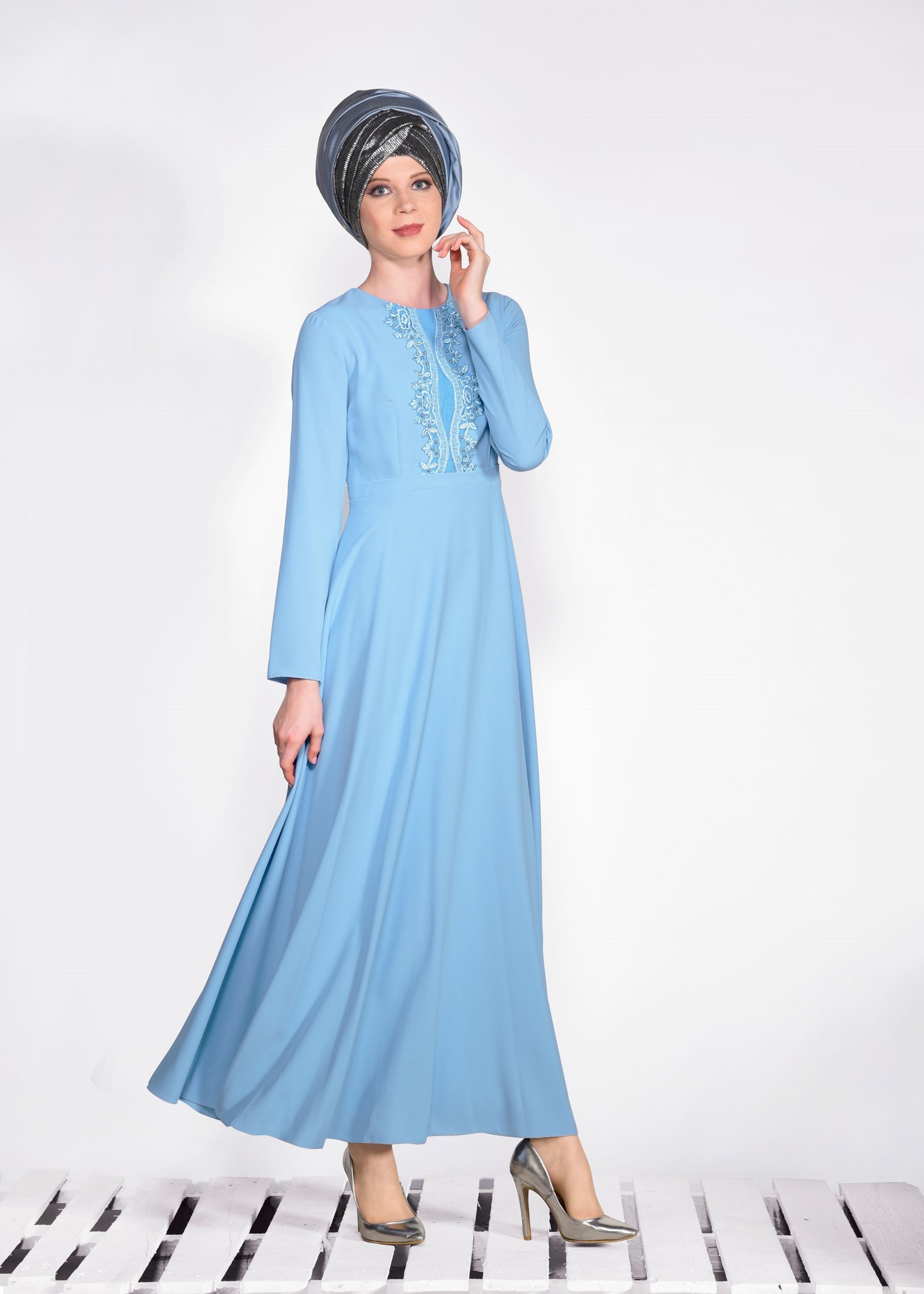 Tesettür giyim MAVİ NAKIŞ DETAYLI ELBİSE 4223