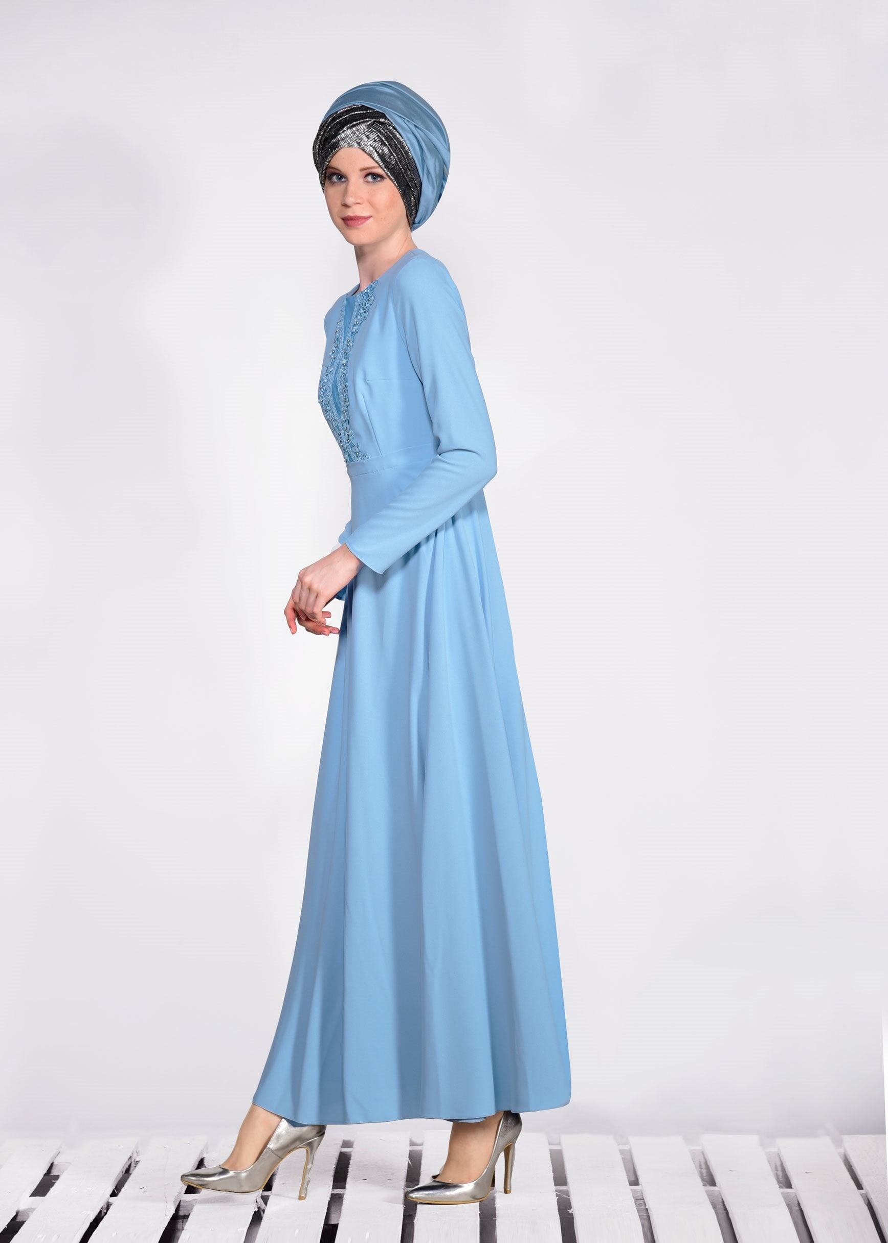 Tesettür giyim MAVİ NAKIŞ DETAYLI ELBİSE 4223