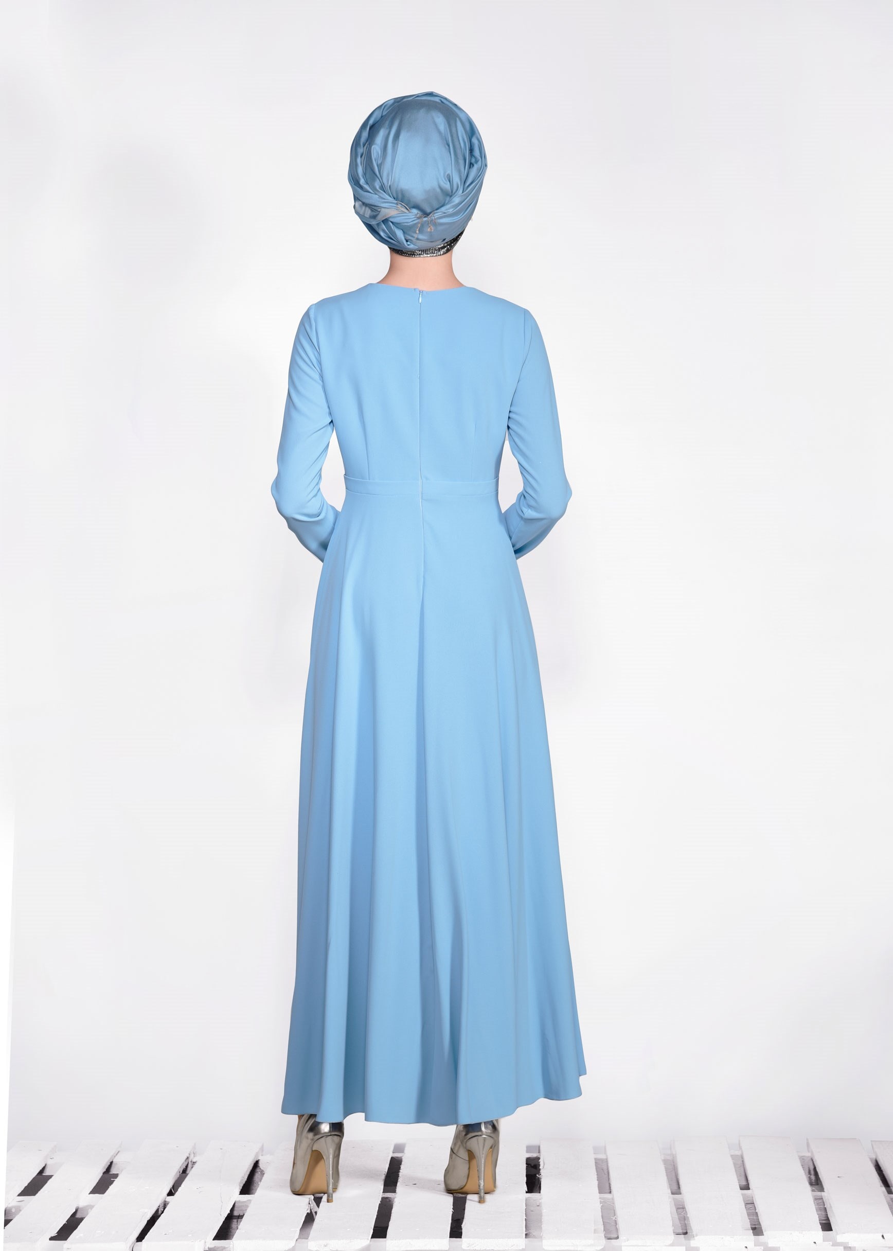 Tesettür giyim MAVİ NAKIŞ DETAYLI ELBİSE 4223