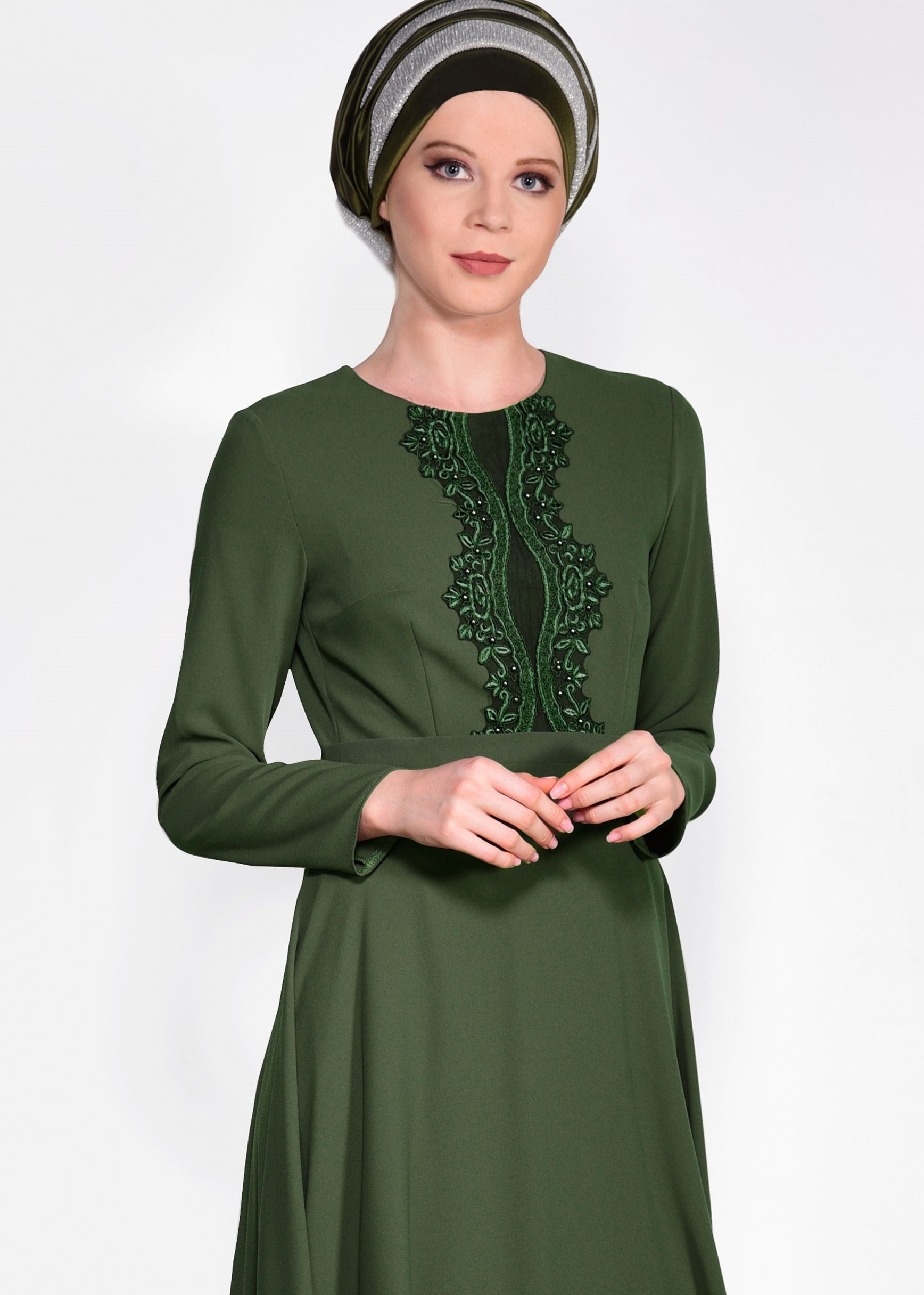 Tesettür giyim HAKİ NAKIŞ DETAYLI ELBİSE 4223
