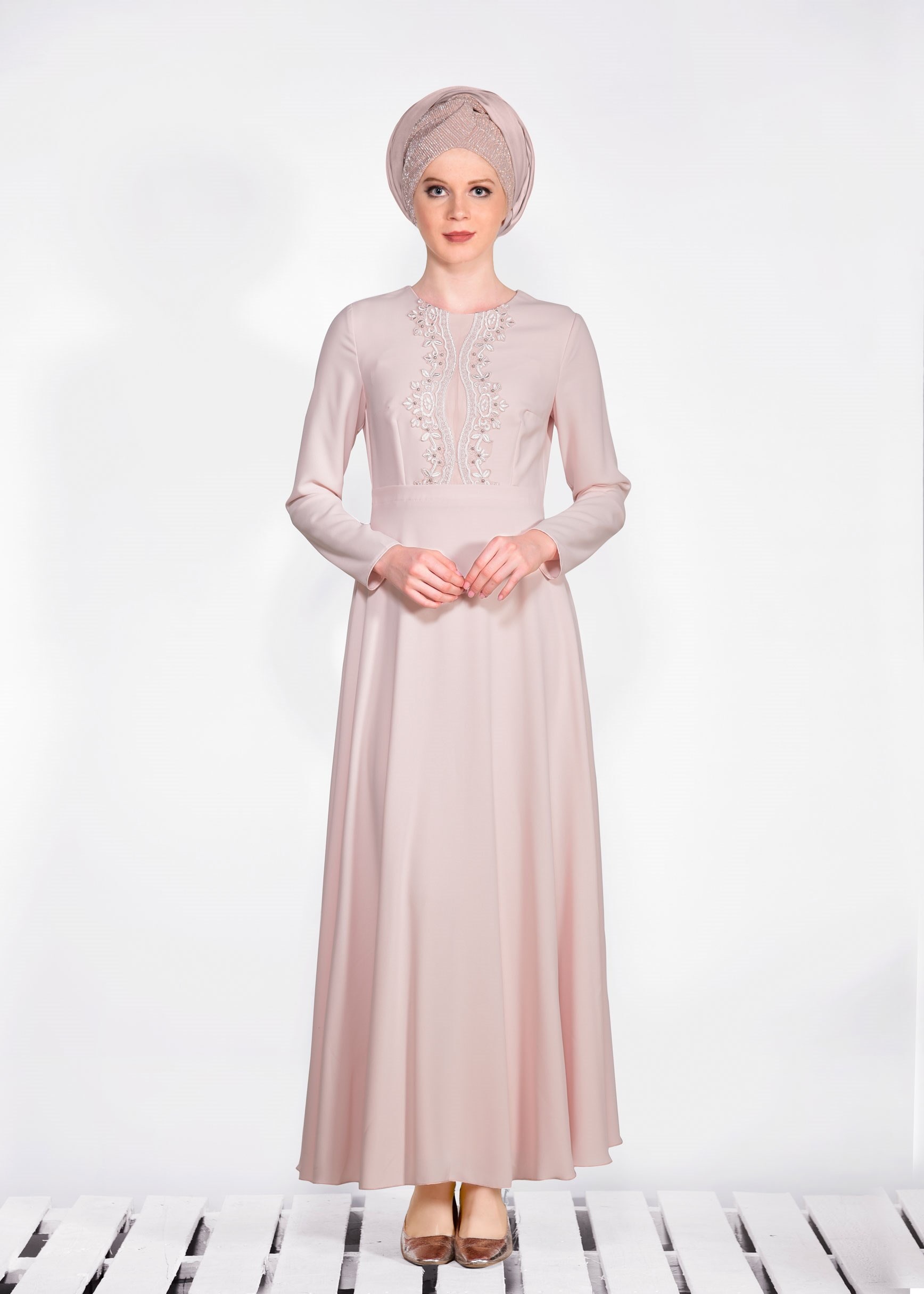 Tesettür giyim PUDRA NAKIŞ DETAYLI ELBİSE 4223