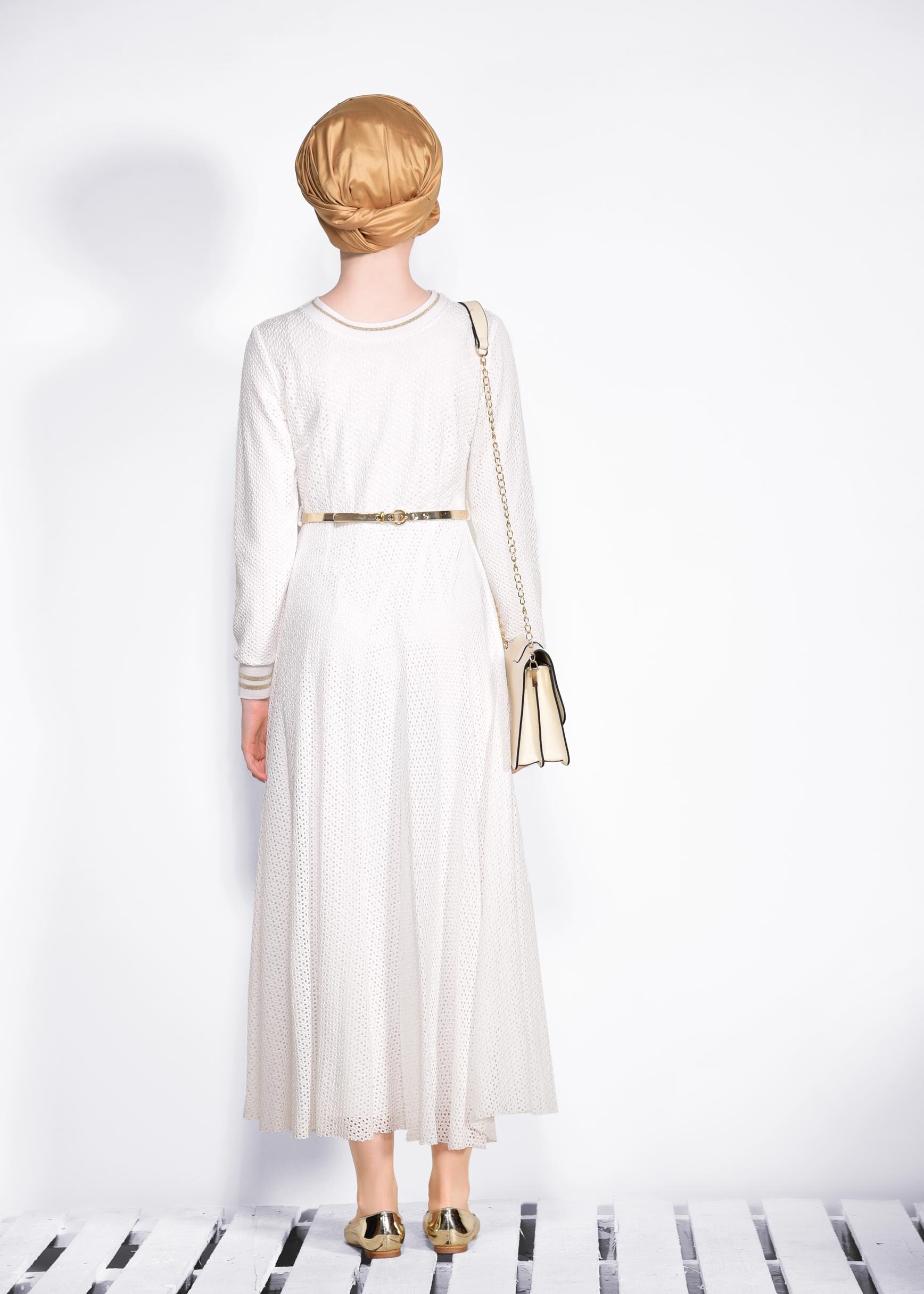 Tesettür giyim BEYAZ FİLE DESENLİ ELBİSE 4254