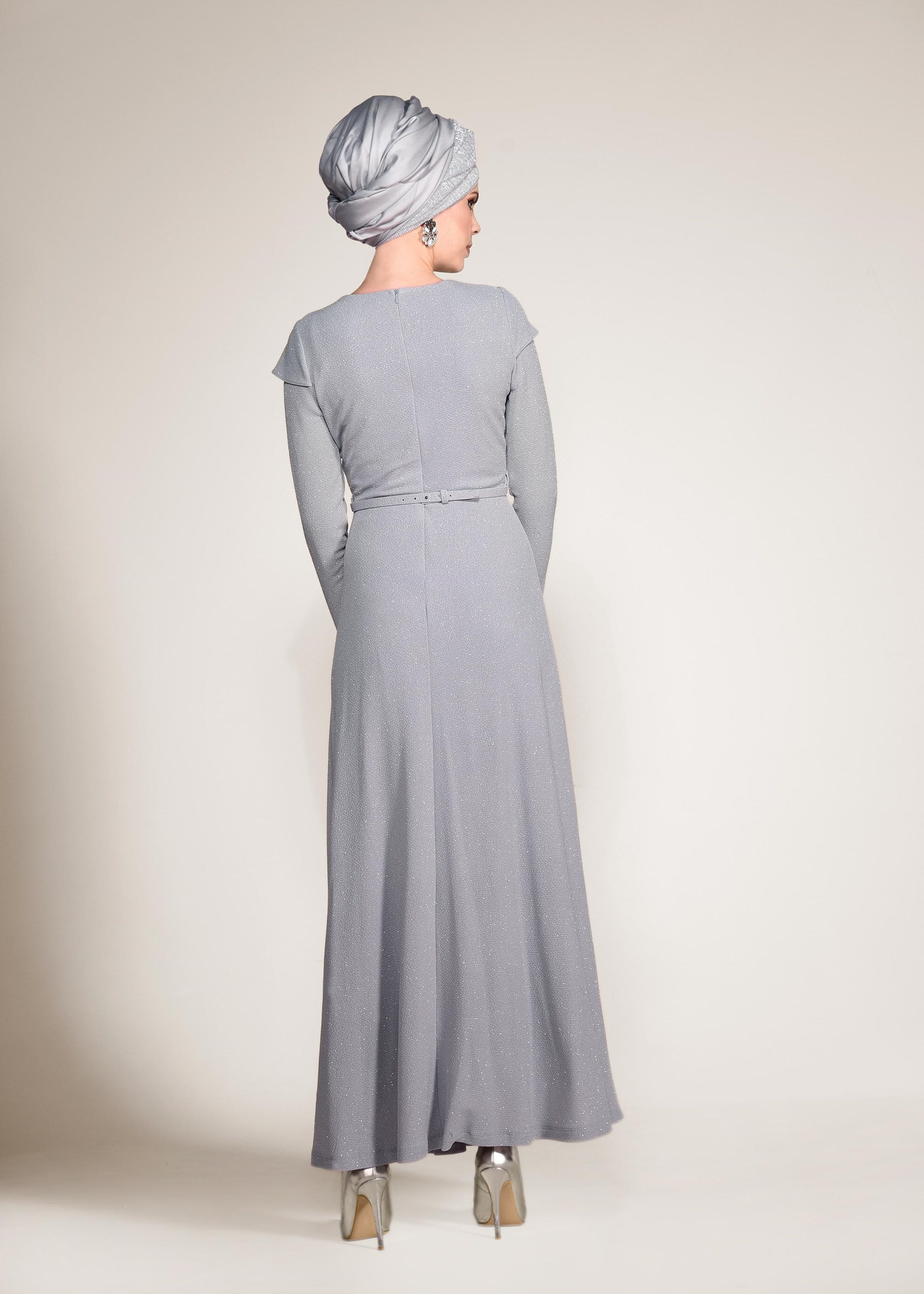 Tesettür giyim GRİ BELİ KEMERLİ SİMLİ ABİYE ELBİSE 4308