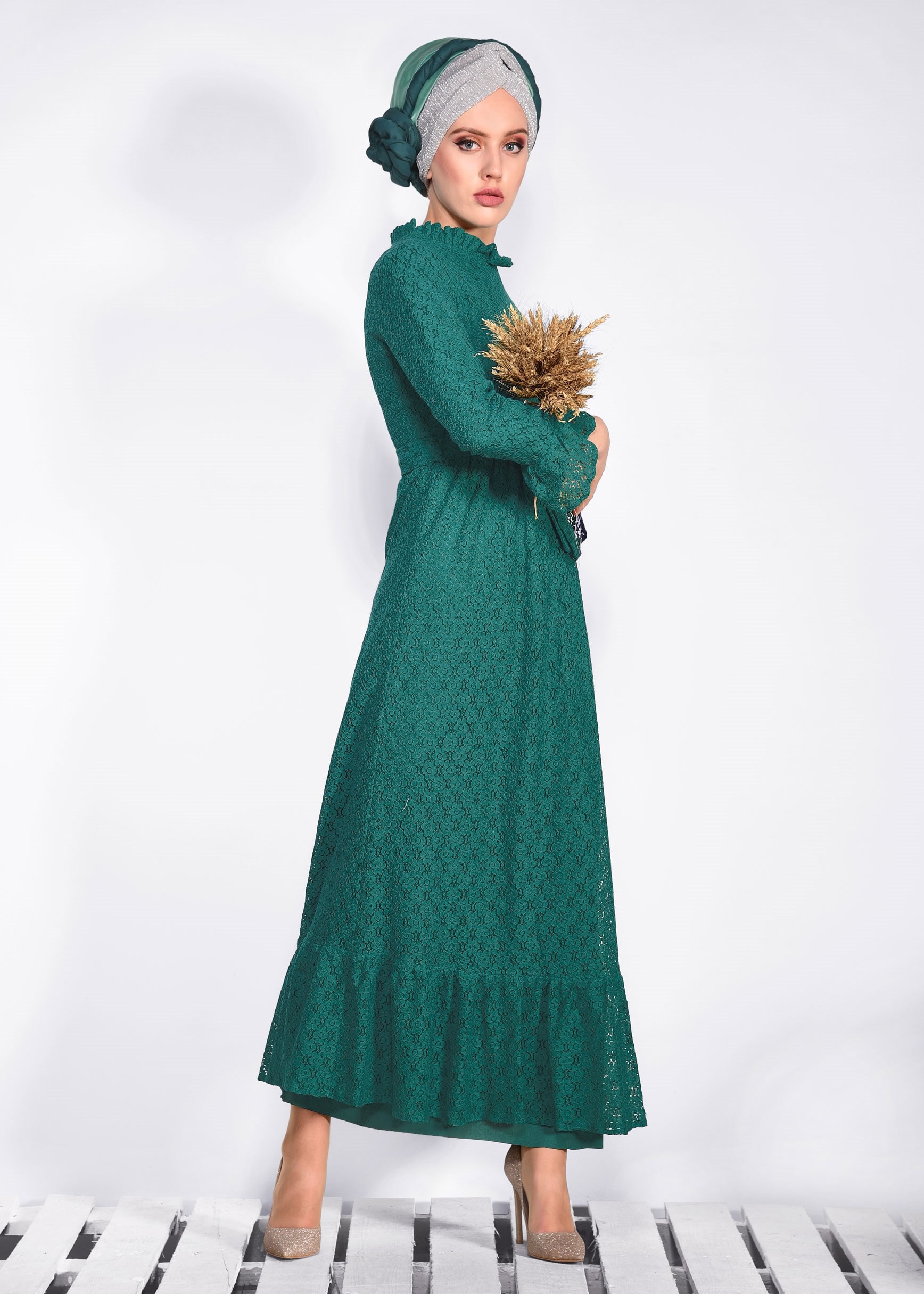 Tesettür giyim YEŞİL PİLİSE DETAYLI DANTEL ELBİSE 4359