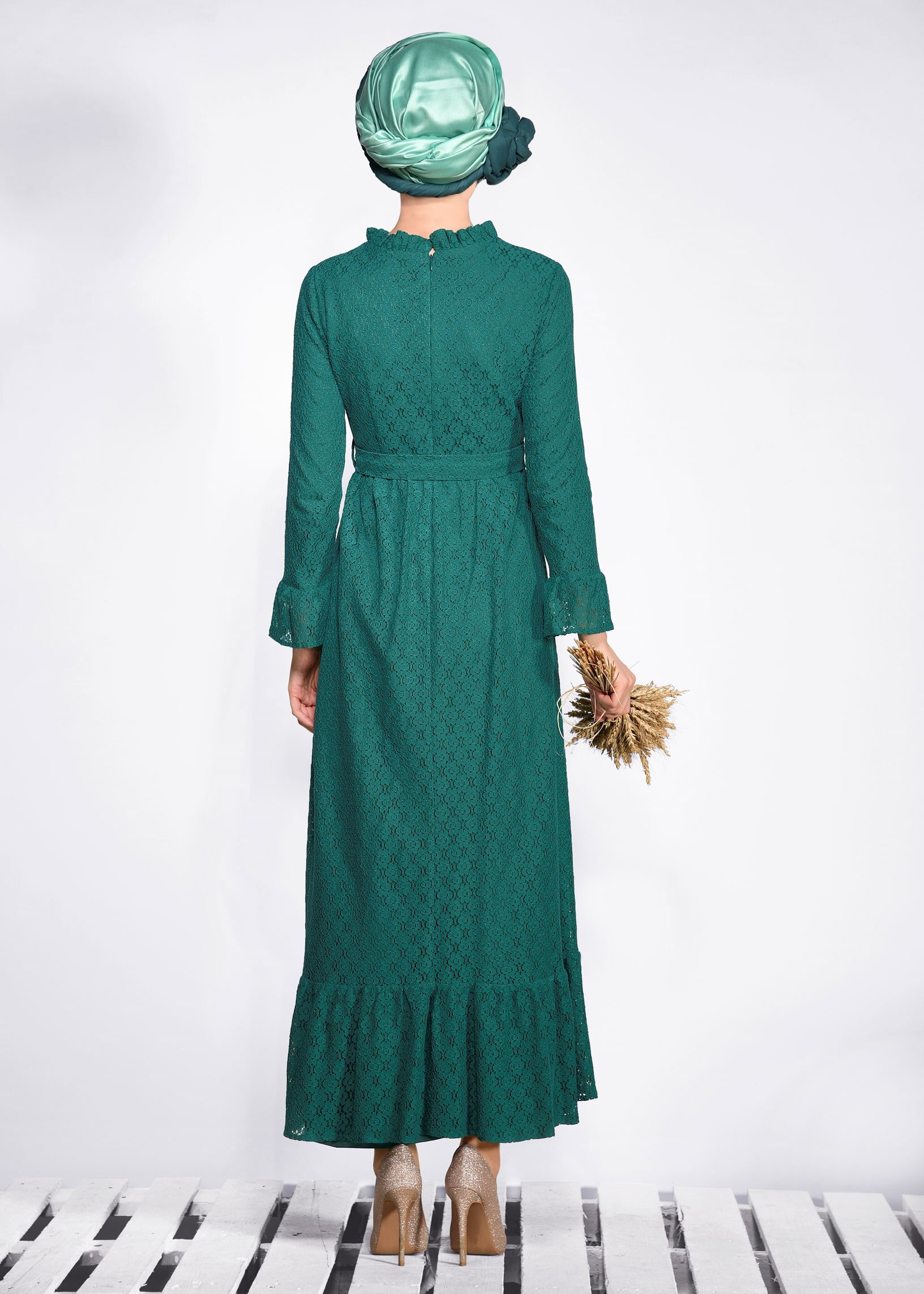 Tesettür giyim YEŞİL PİLİSE DETAYLI DANTEL ELBİSE 4359