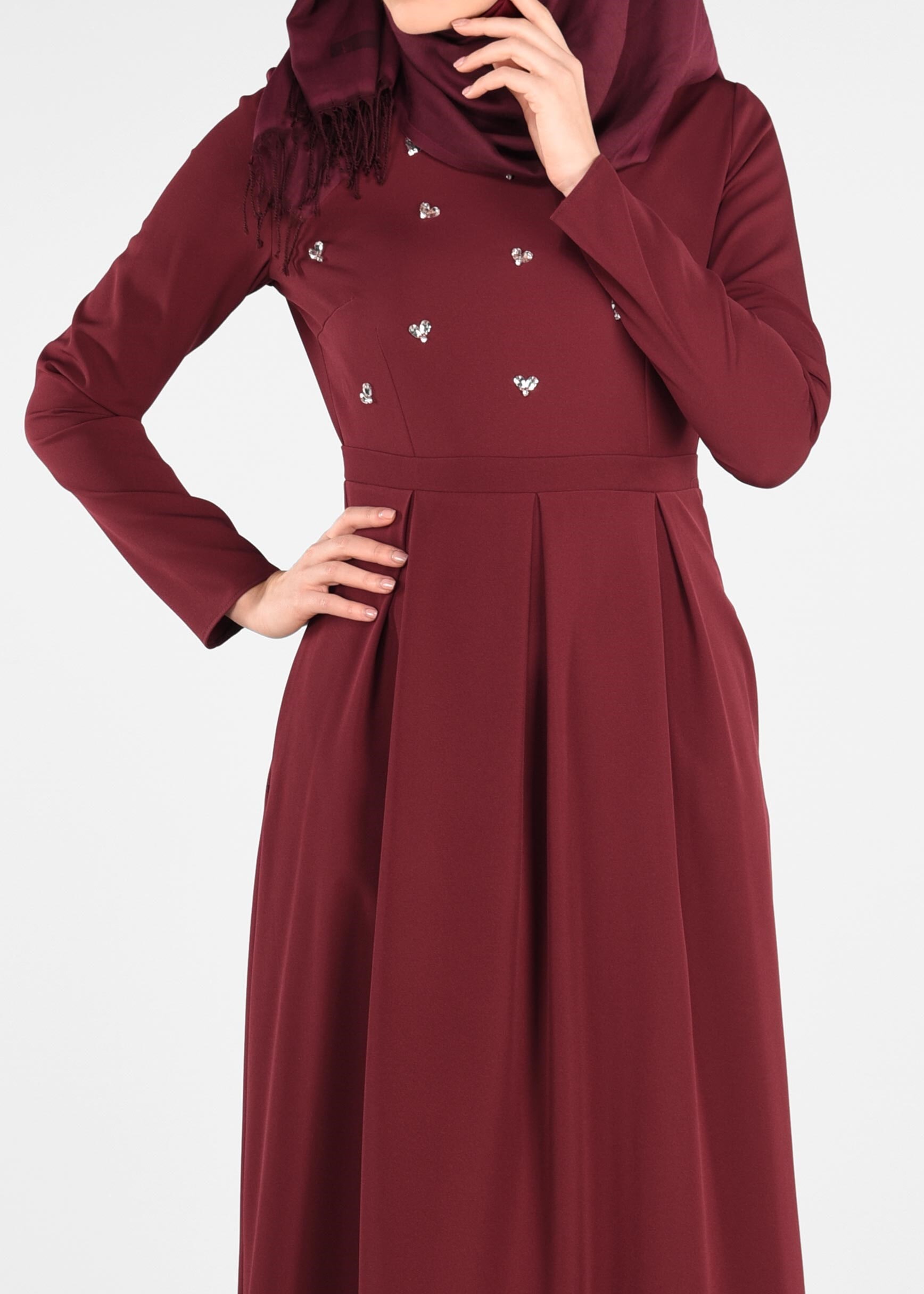 Tesettür giyim BORDO BONCUK İŞLEMELİ PİLELİ ELBİSE 4989