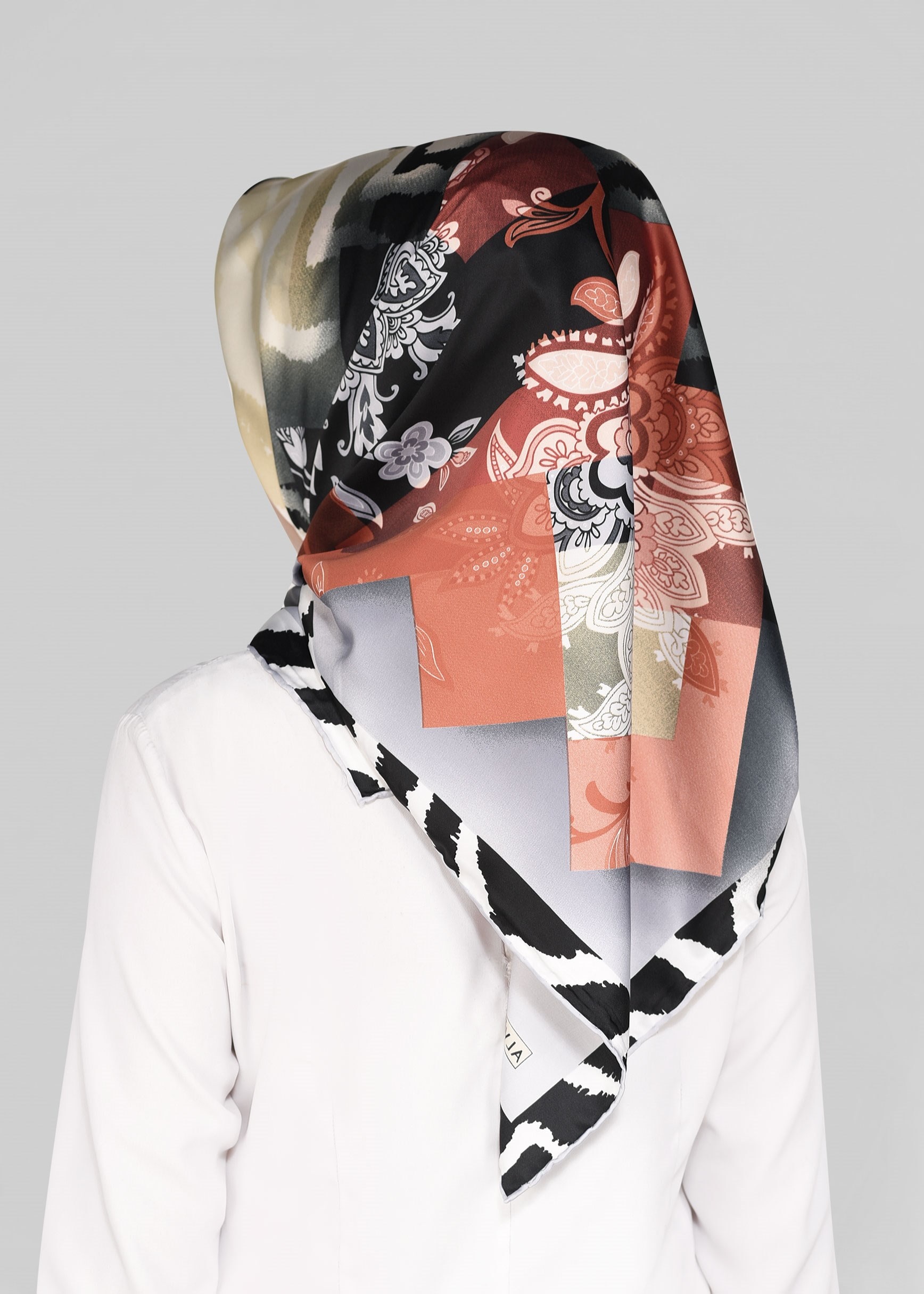 Tesettür giyim GRİ 11392-1 ALVİNA DESENLİ EŞARP