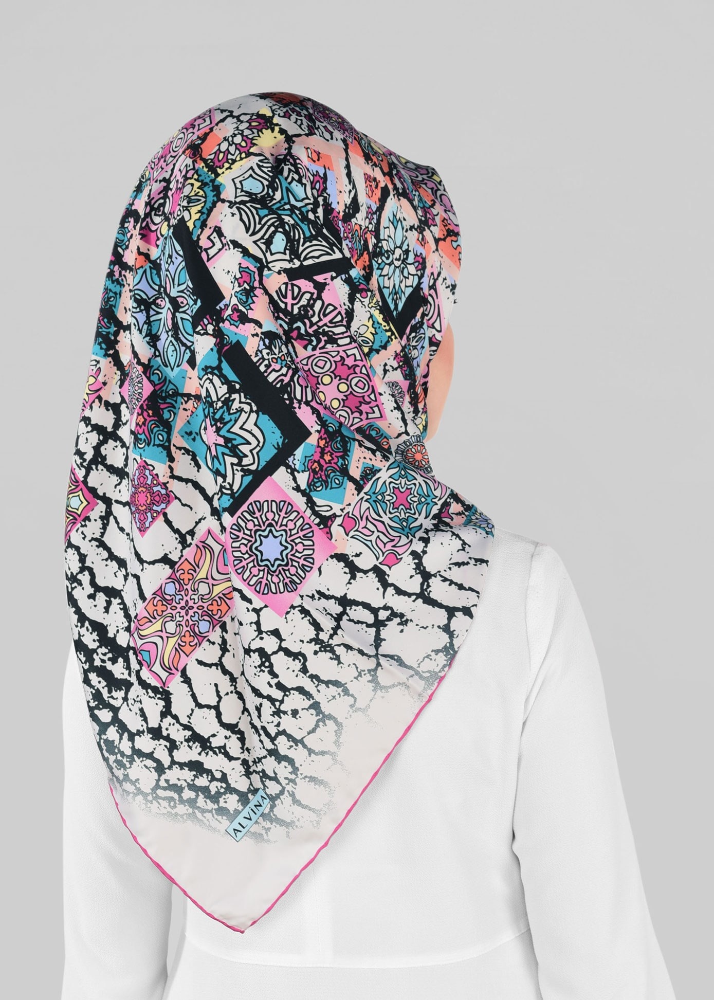 Tesettür giyim BEJ 12025-1 ALVİNA DESENLİ EŞARP