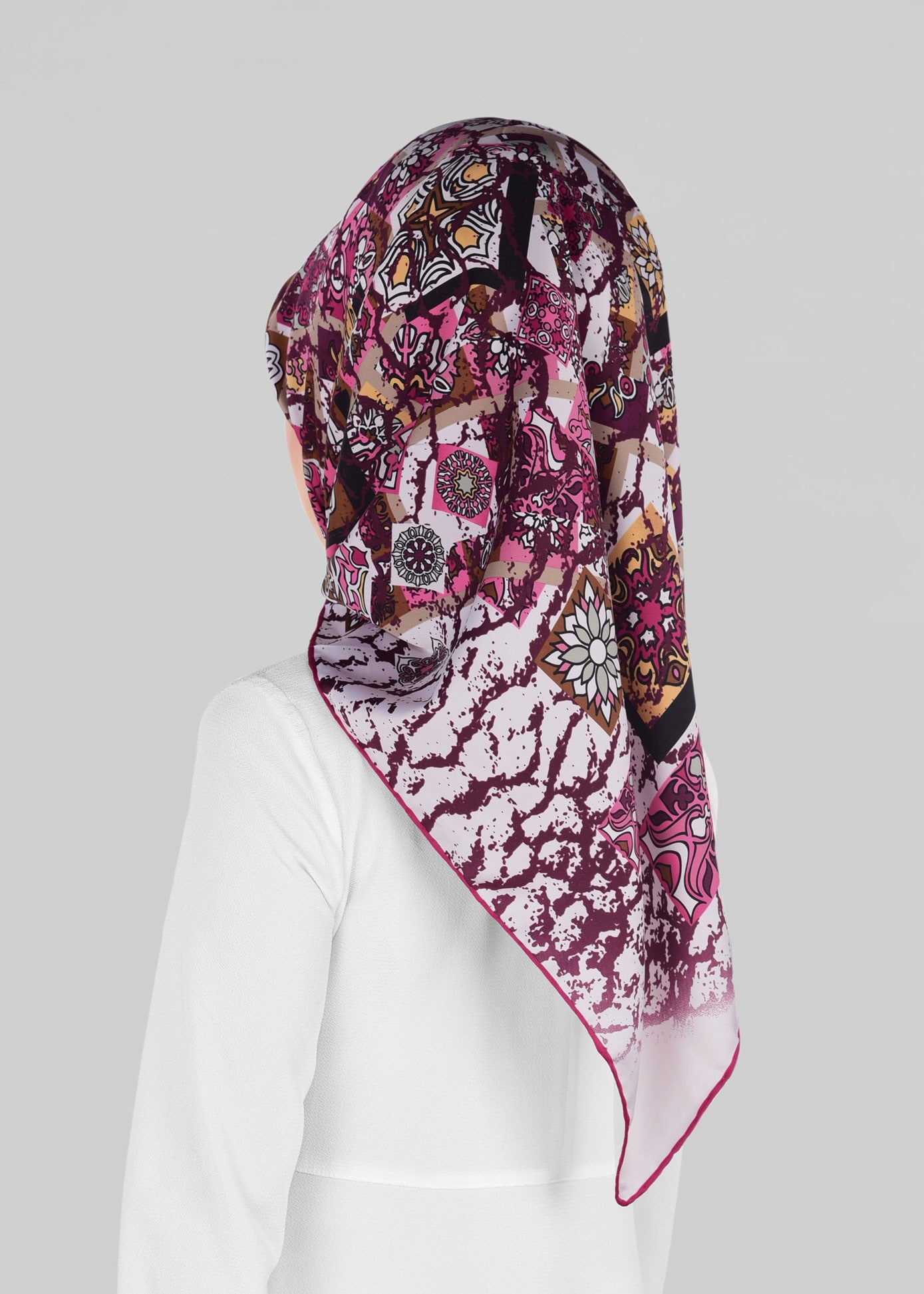 Tesettür giyim FUŞYA 12025-1 ALVİNA DESENLİ EŞARP